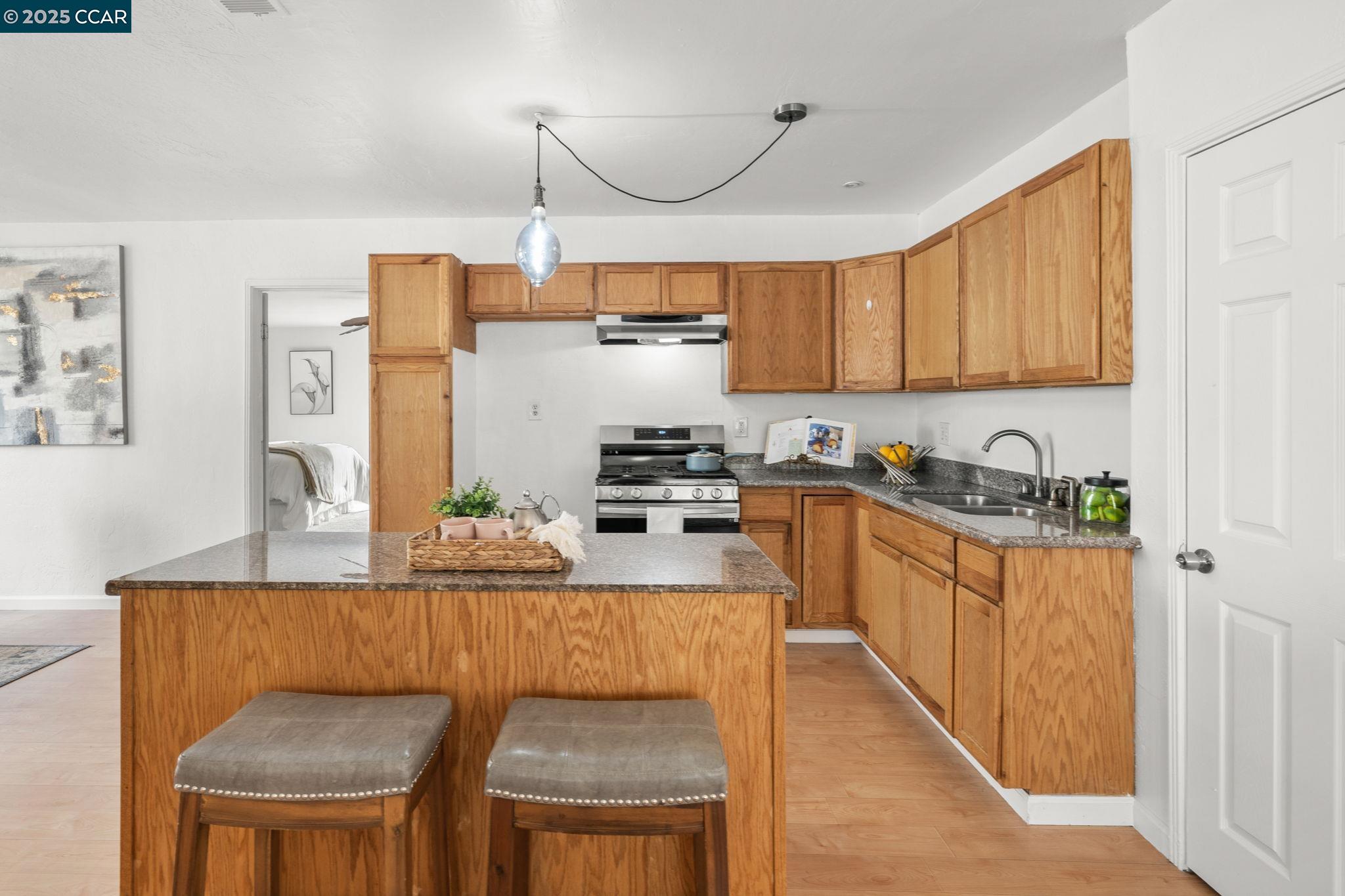 Detail Gallery Image 7 of 28 For 1168 Sherman St, Vallejo,  CA 94591 - 3 Beds | 1 Baths