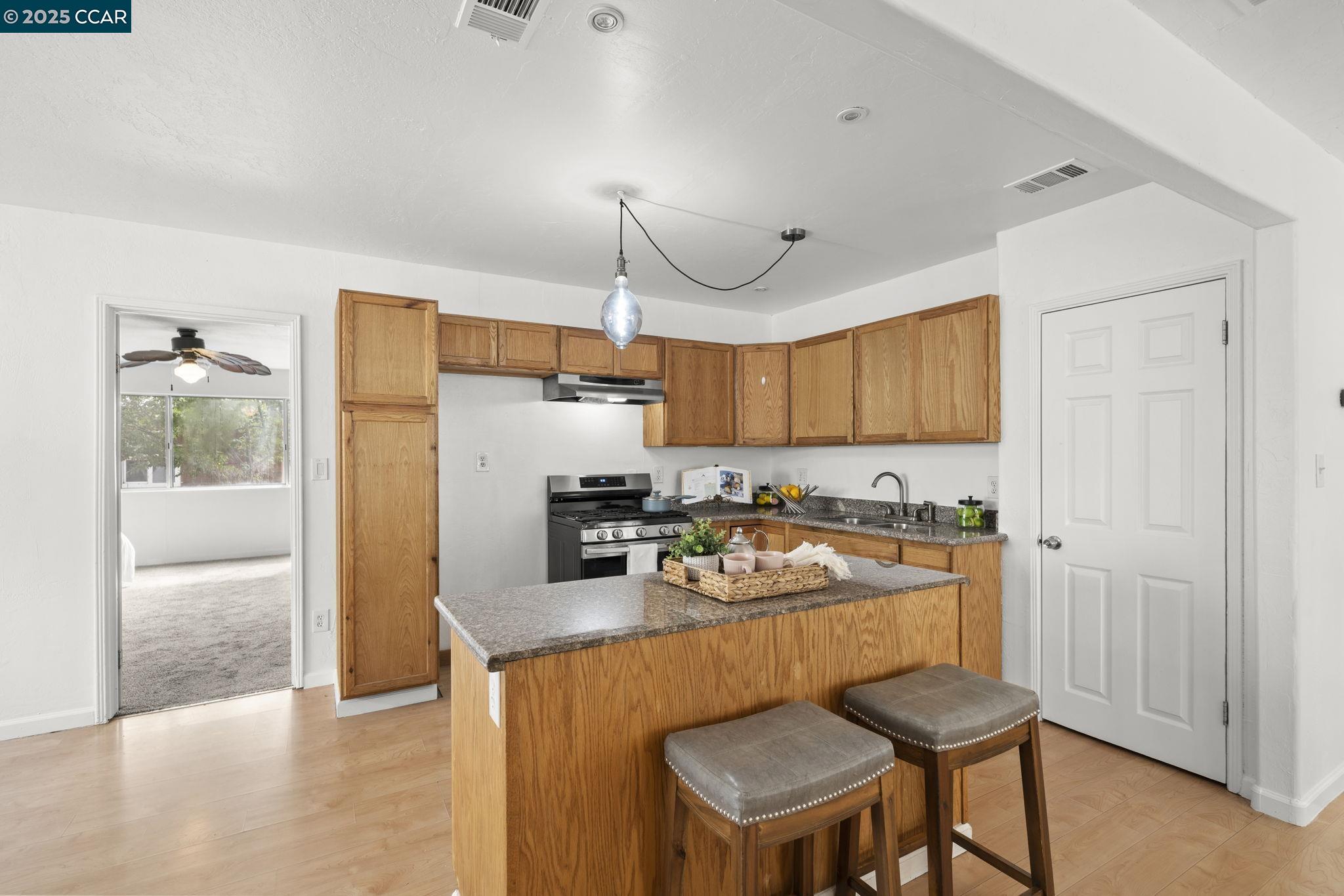 Detail Gallery Image 9 of 28 For 1168 Sherman St, Vallejo,  CA 94591 - 3 Beds | 1 Baths