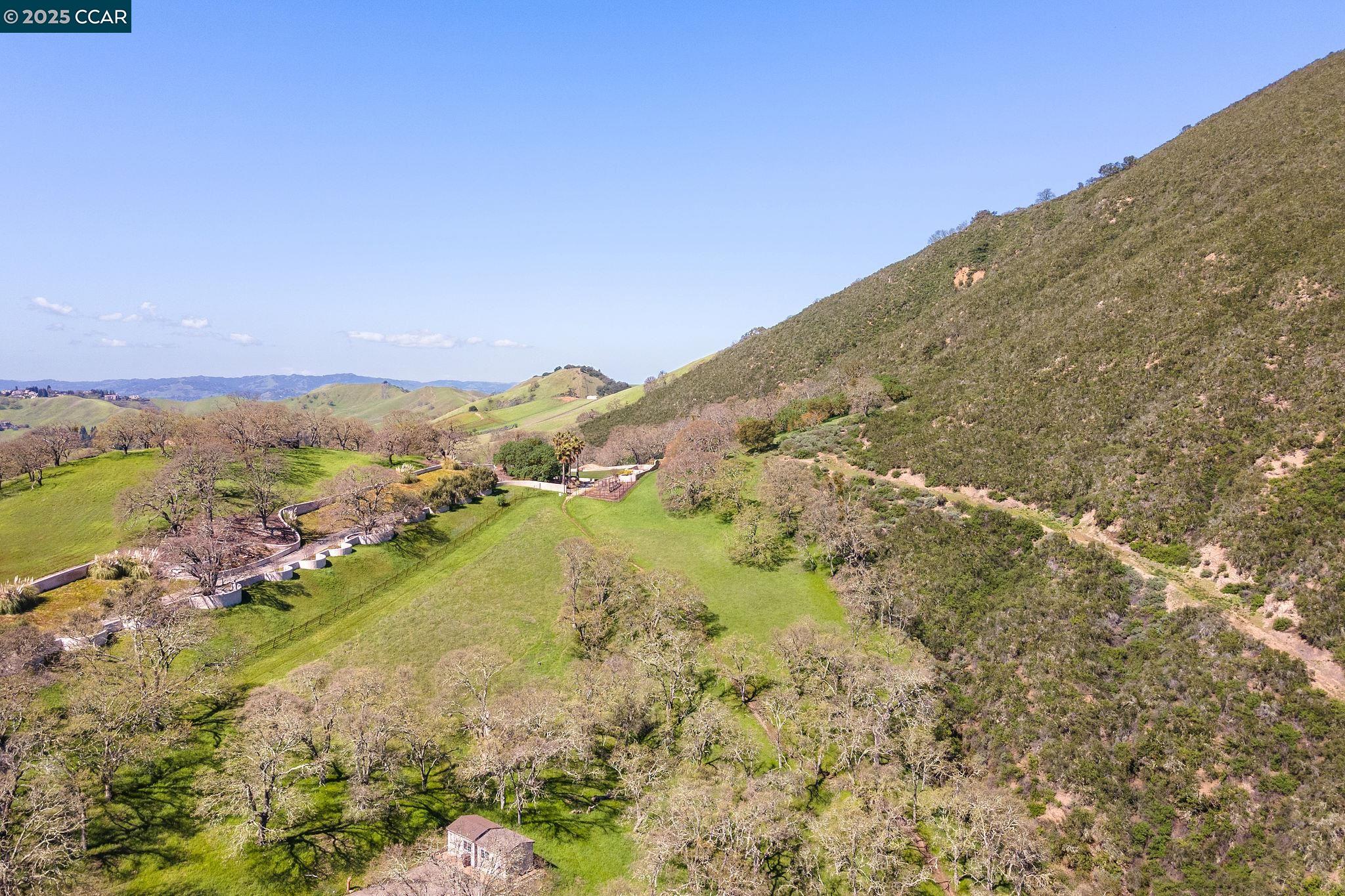 Detail Gallery Image 6 of 16 For 2415 Diablo Lakes Ln, Diablo,  CA 94528 - – Beds | – Baths
