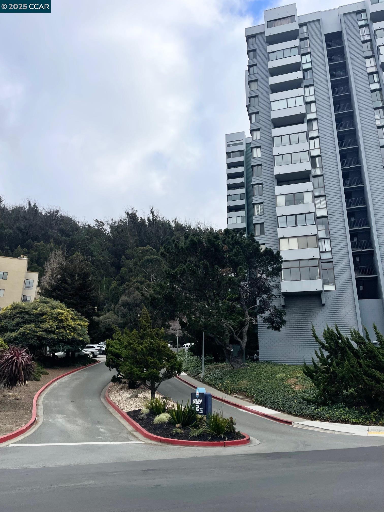 Photo #2: 41084586 Listing 