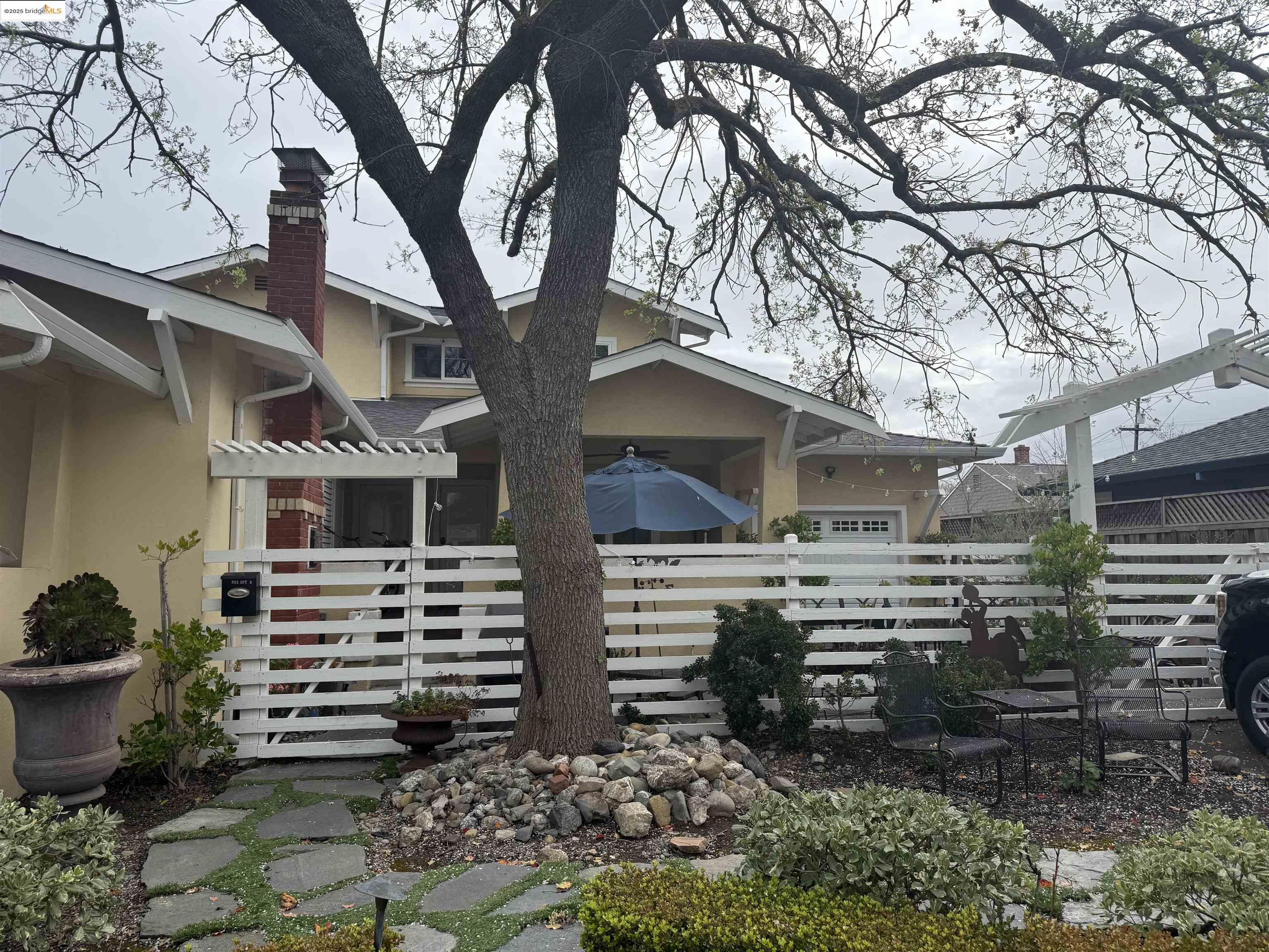 Detail Gallery Image 1 of 1 For 962 S G #B,  Livermore,  CA 94551-9999 - 2 Beds | 1 Baths