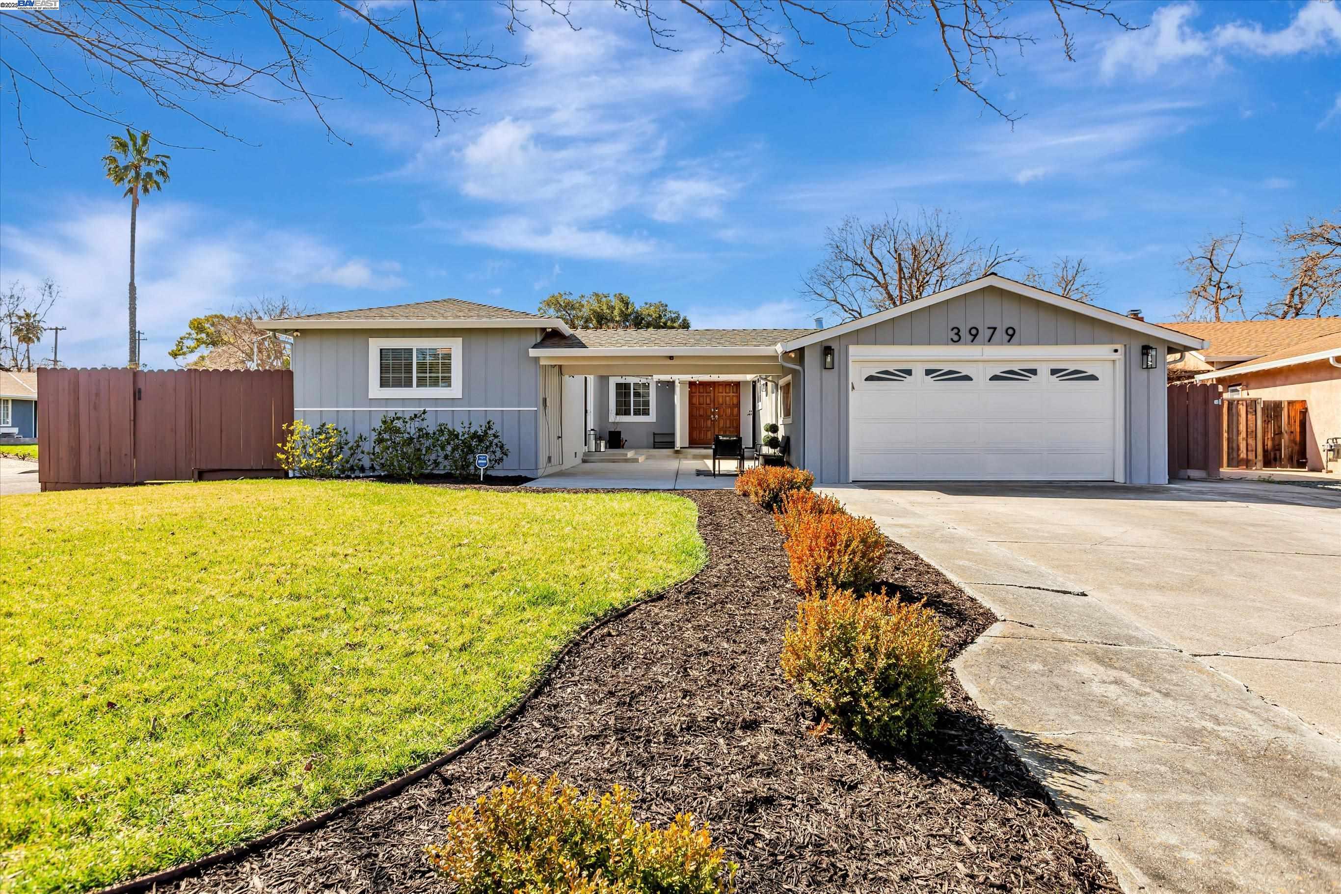 Detail Gallery Image 1 of 25 For 3979 Beechwood Ct, Concord,  CA 94519 - 3 Beds | 2 Baths