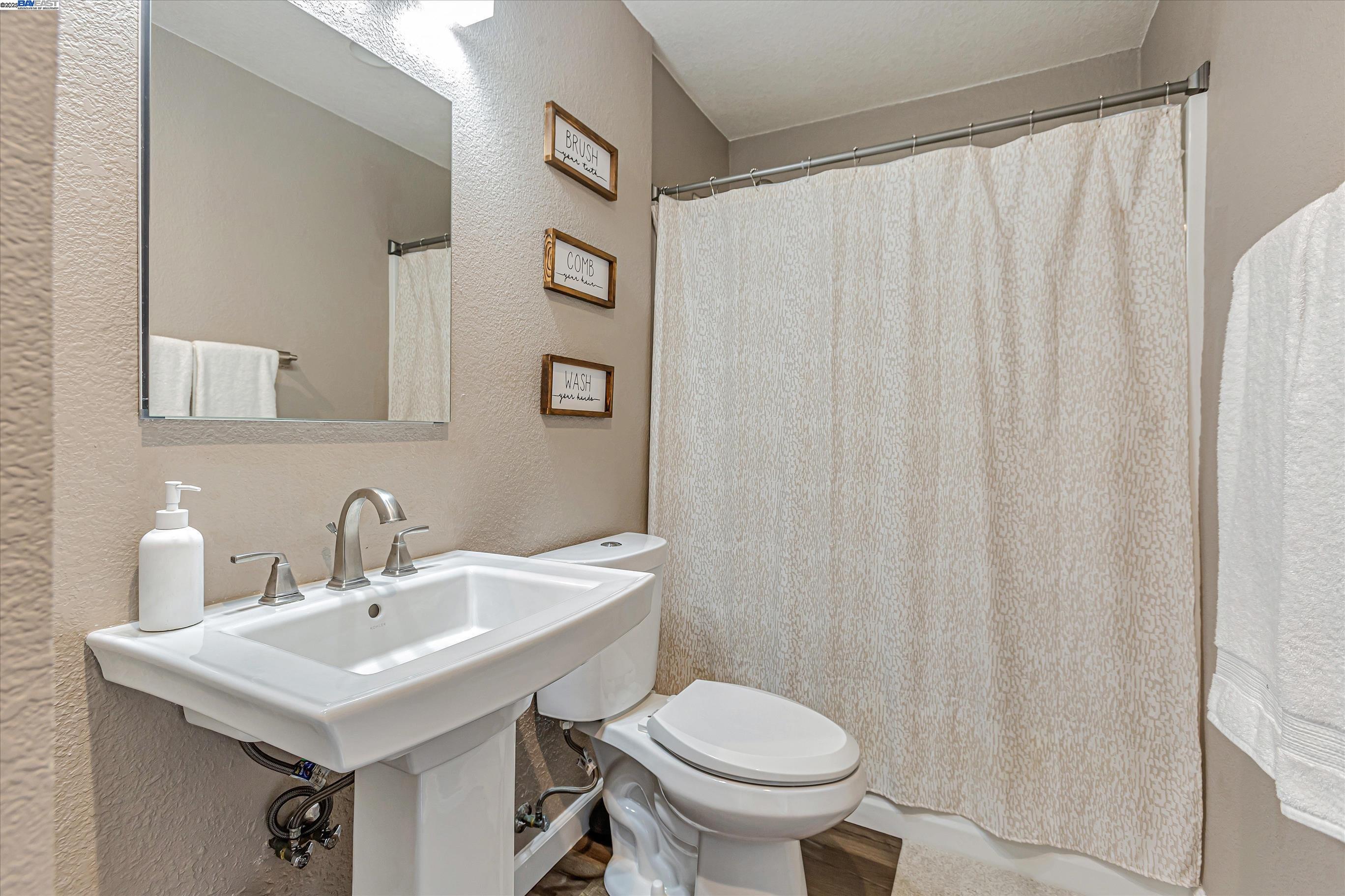 Detail Gallery Image 19 of 25 For 3979 Beechwood Ct, Concord,  CA 94519 - 3 Beds | 2 Baths