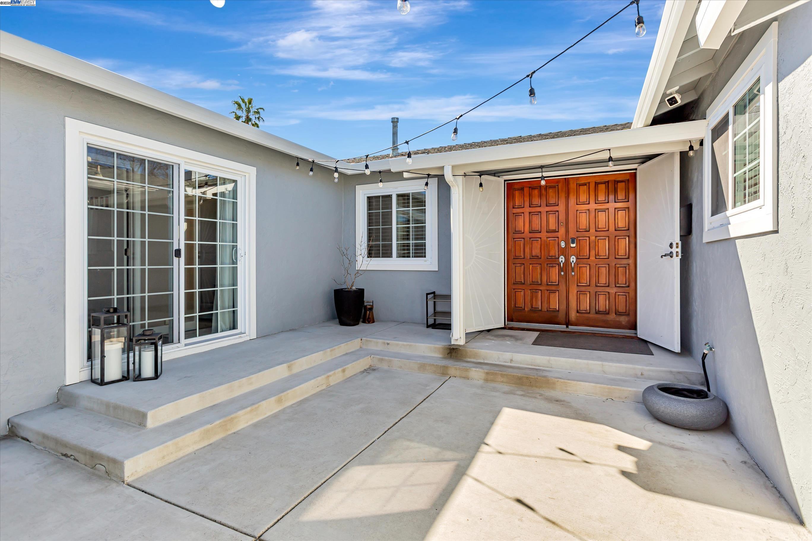 Detail Gallery Image 3 of 25 For 3979 Beechwood Ct, Concord,  CA 94519 - 3 Beds | 2 Baths