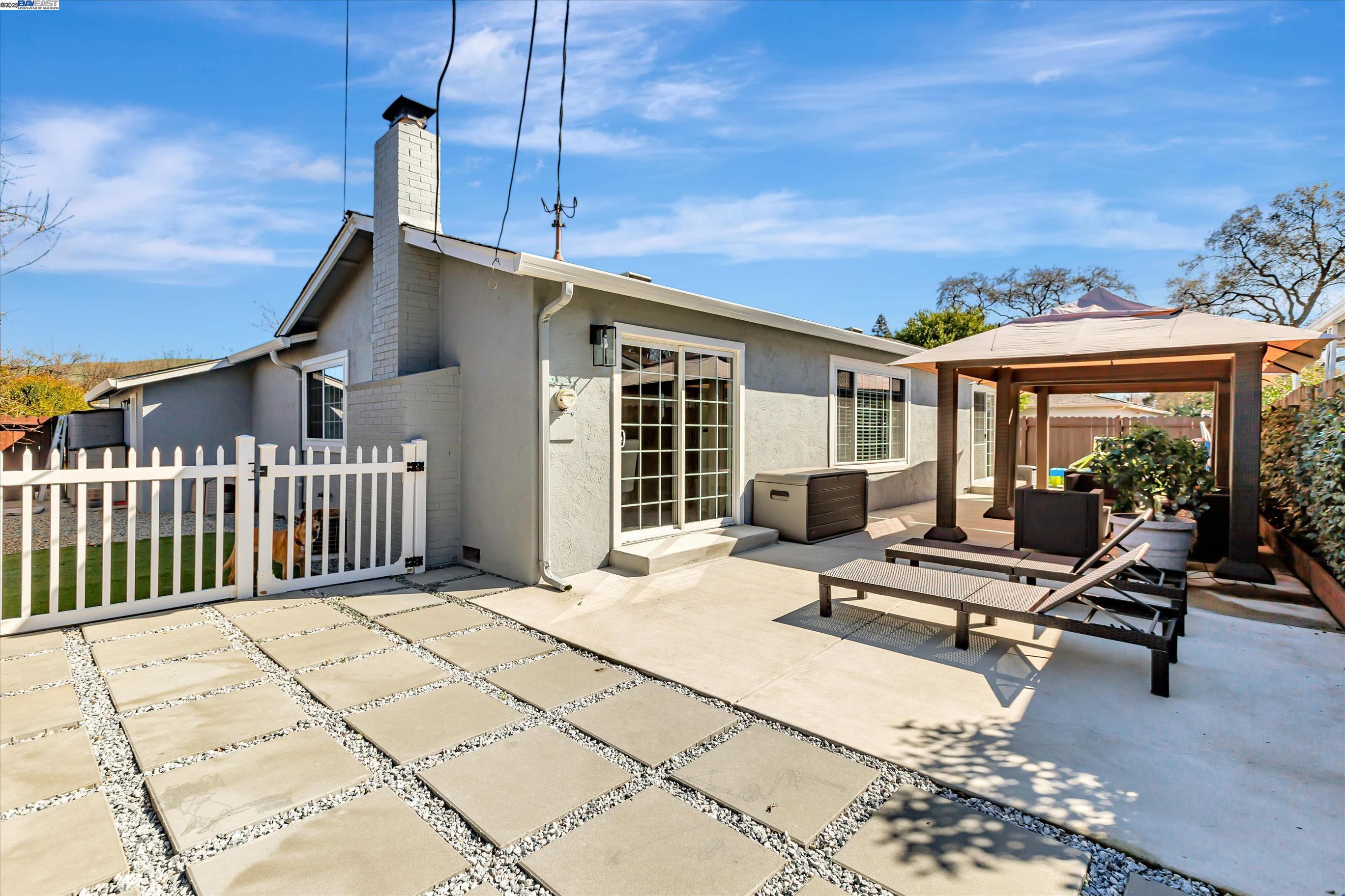 Detail Gallery Image 22 of 25 For 3979 Beechwood Ct, Concord,  CA 94519 - 3 Beds | 2 Baths