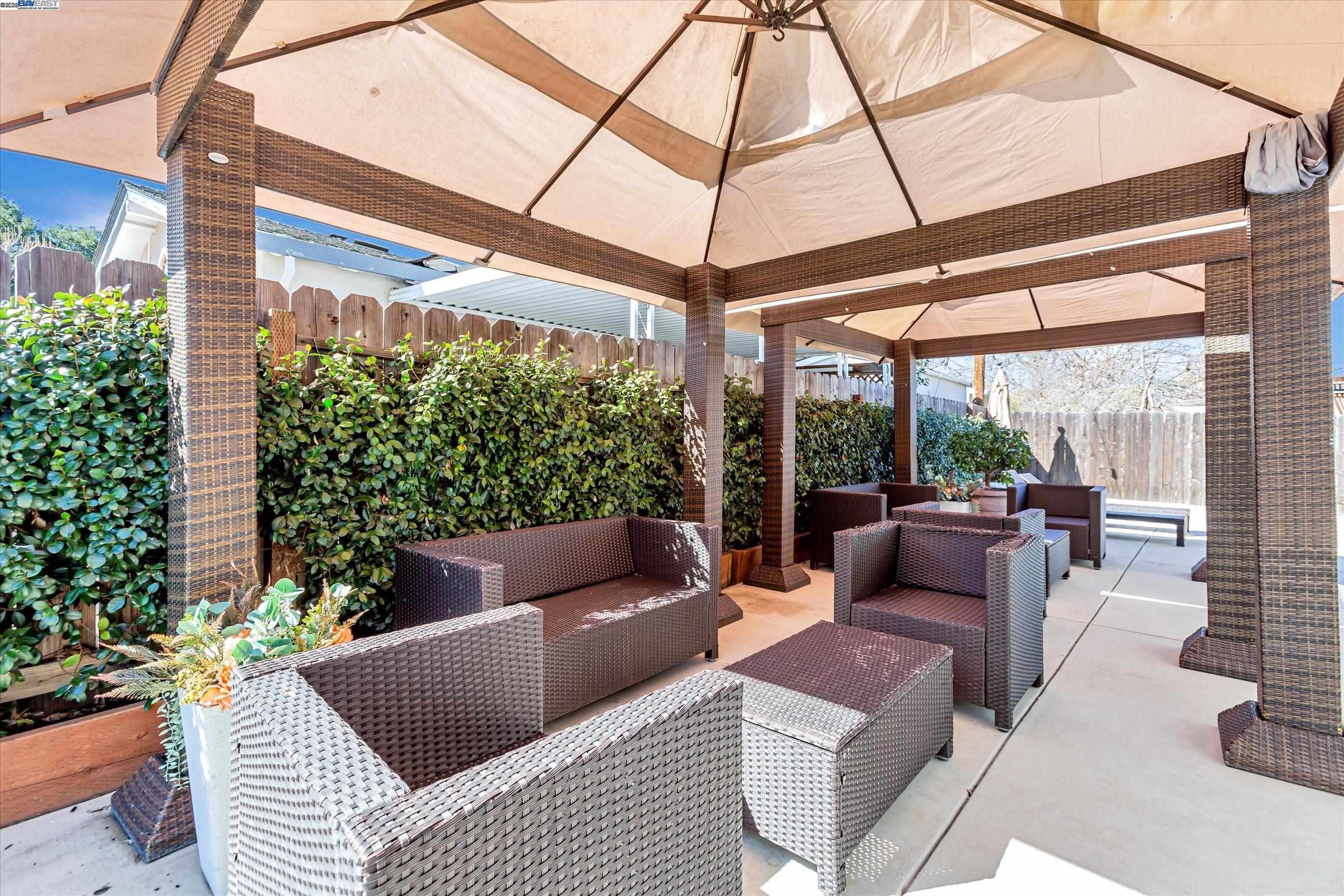 Detail Gallery Image 24 of 25 For 3979 Beechwood Ct, Concord,  CA 94519 - 3 Beds | 2 Baths