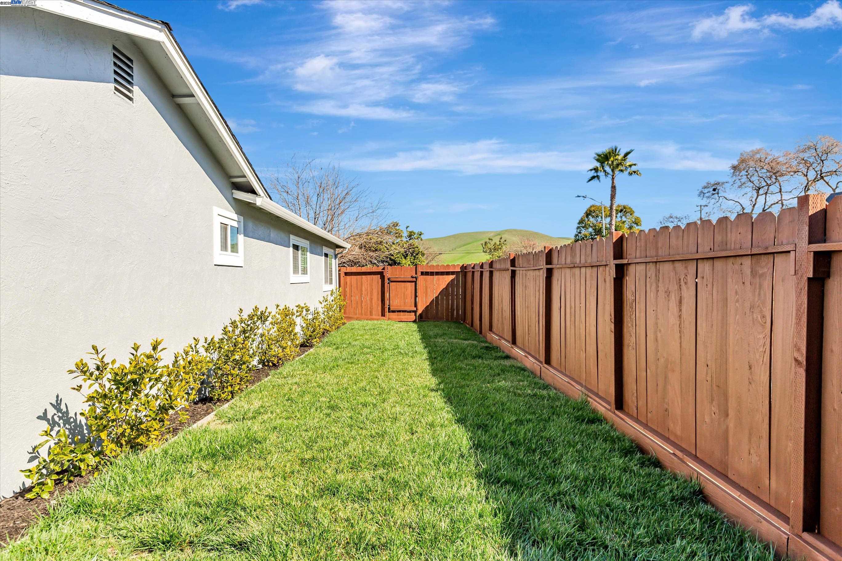 Detail Gallery Image 25 of 25 For 3979 Beechwood Ct, Concord,  CA 94519 - 3 Beds | 2 Baths