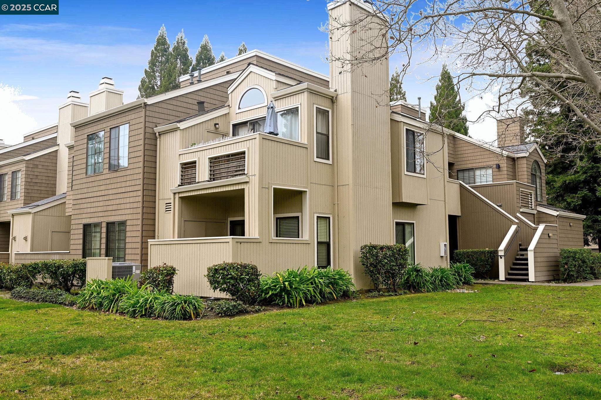 More Details about MLS # 41084689 : 273 S OVERLOOK DR