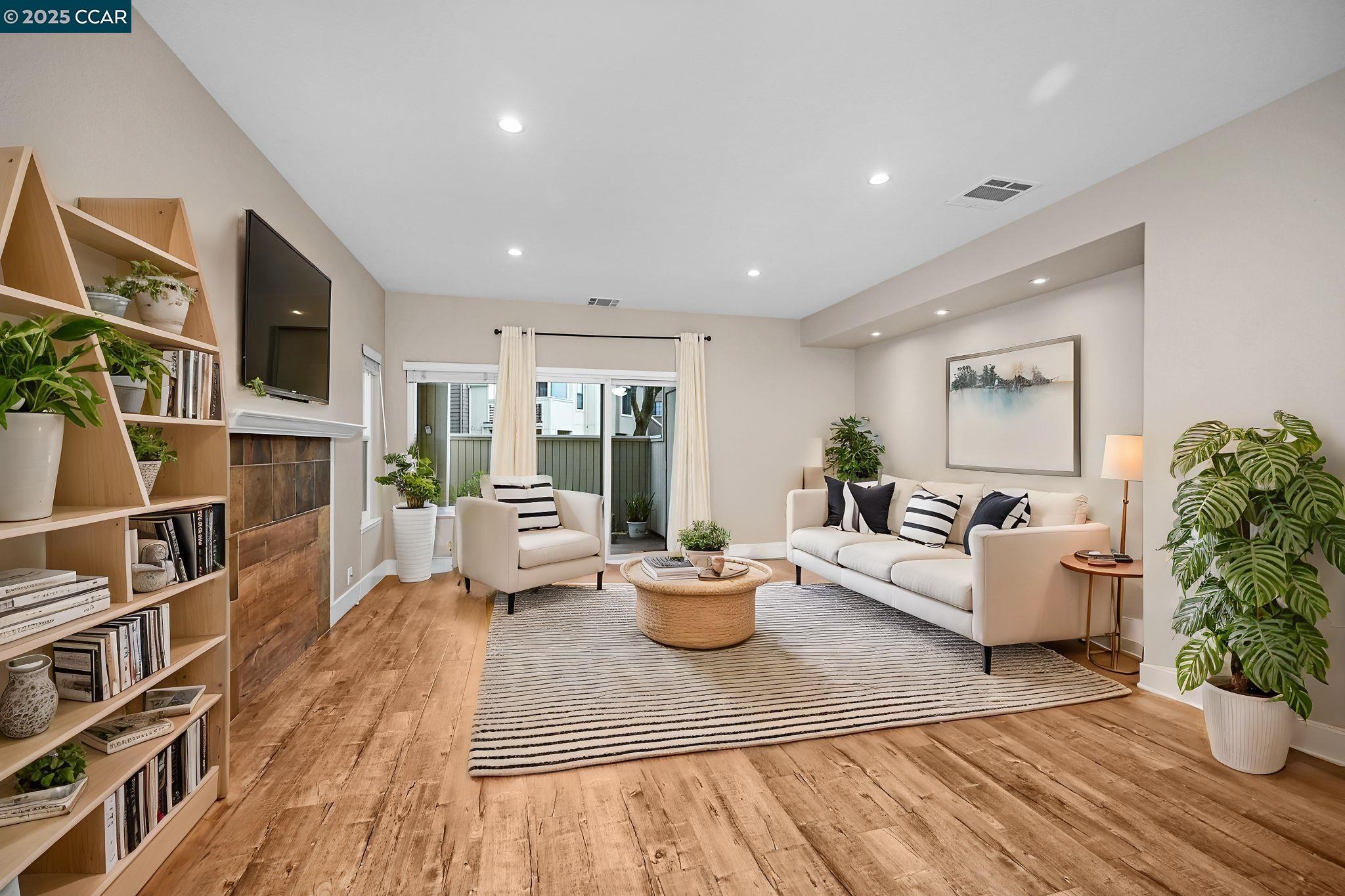 Photo #2: 41084689 Listing 