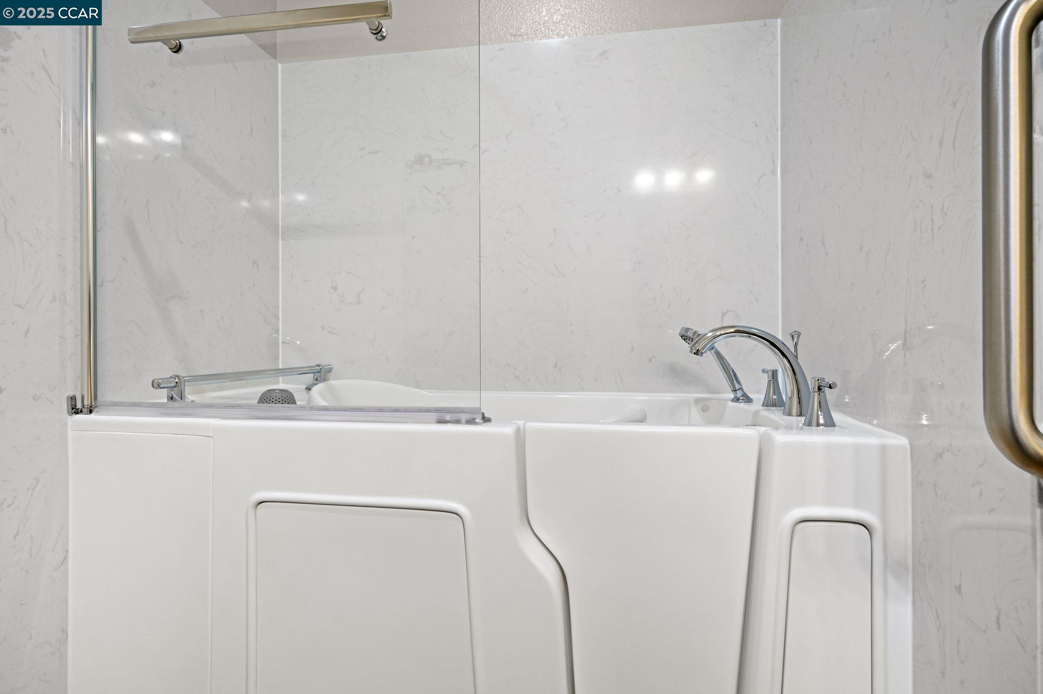 Photo #12: 41084689 Listing: Photo #12