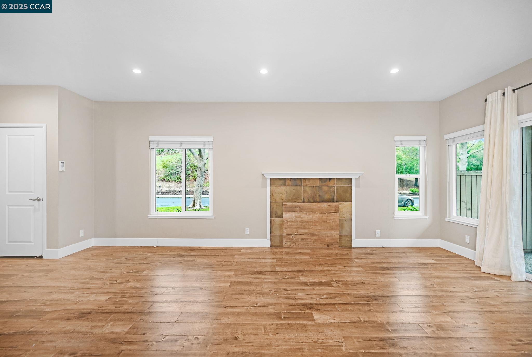 Photo #3: 41084689 Listing 