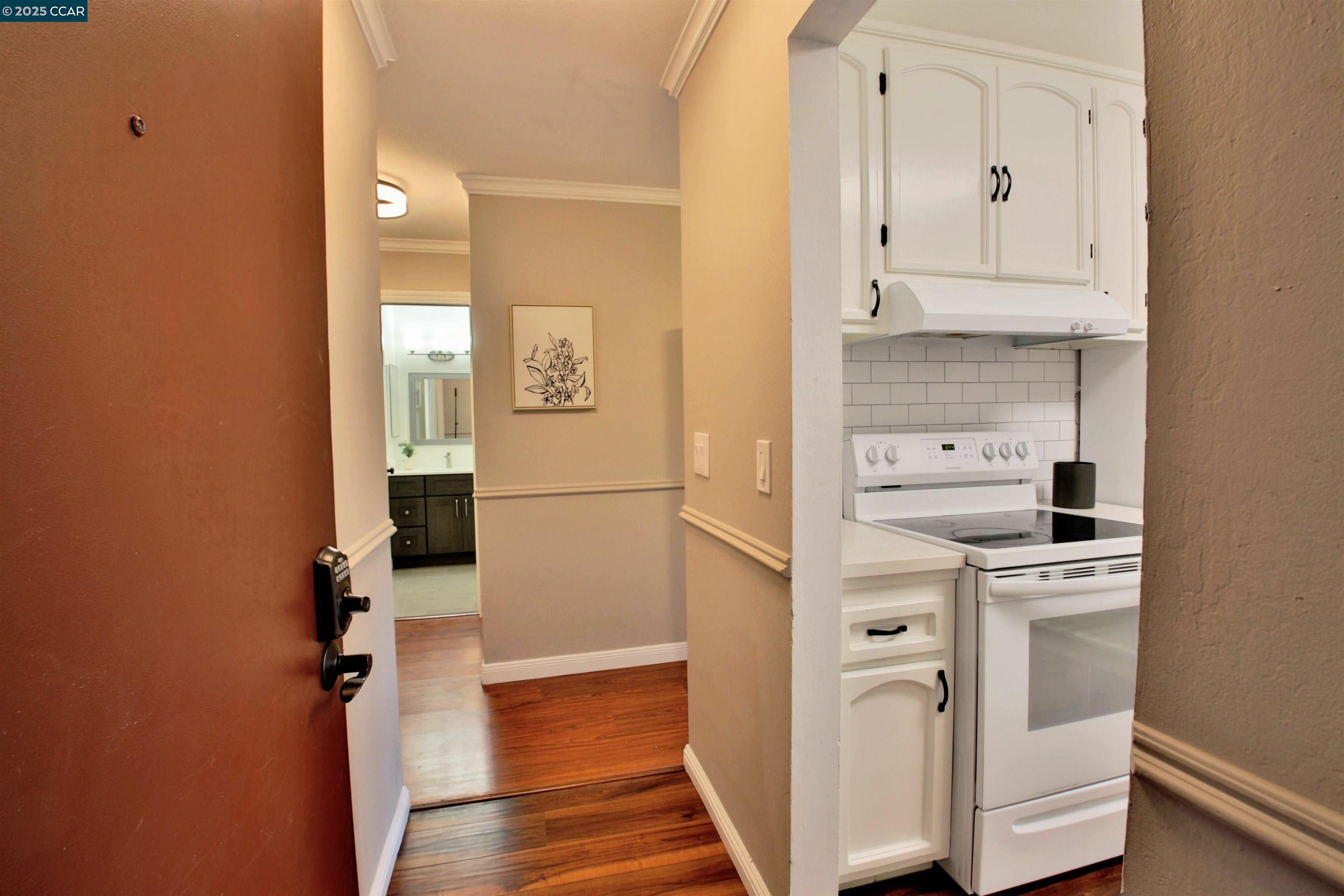 Photo #2: 41084714 Listing 