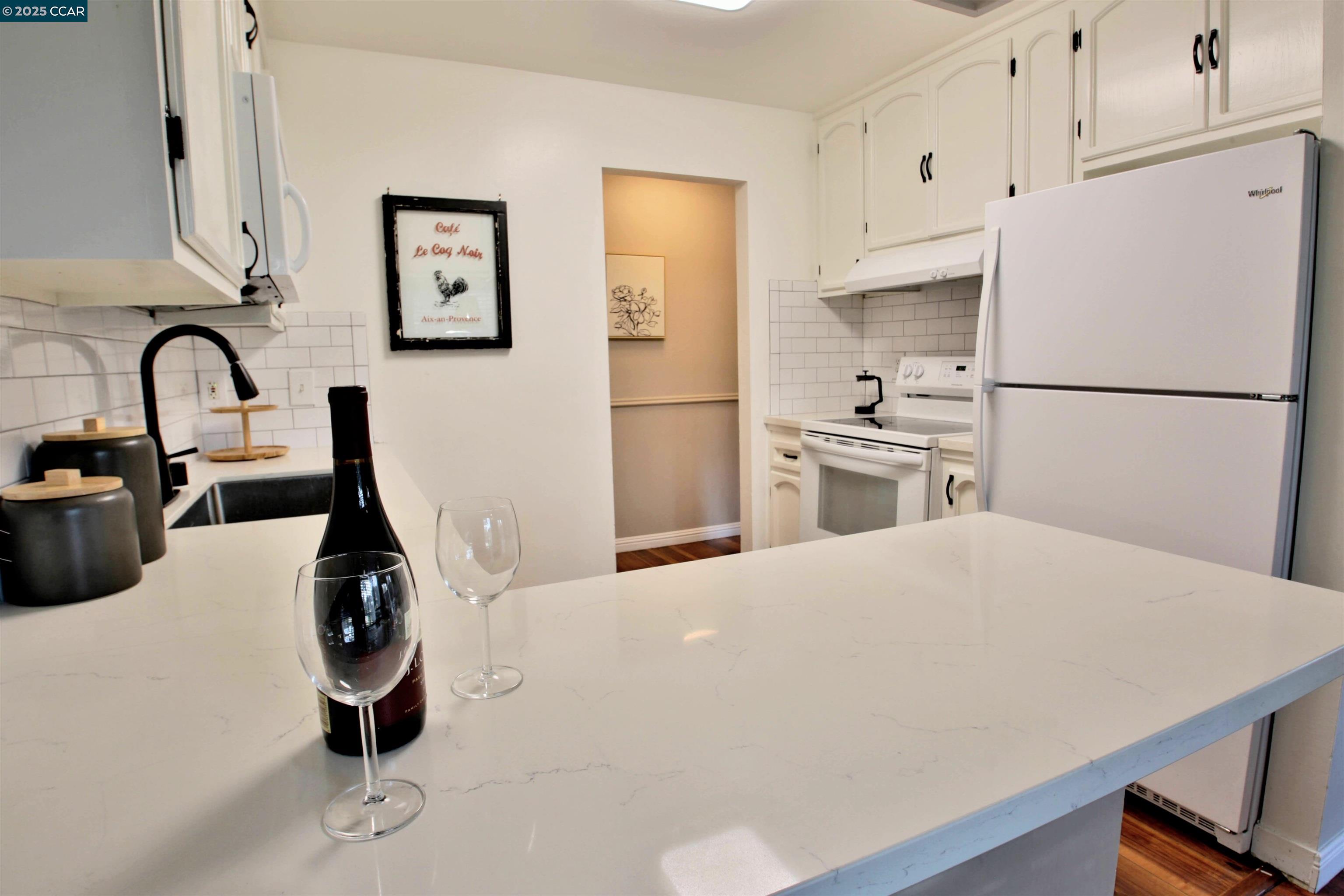 Photo #5: 41084714 Listing 