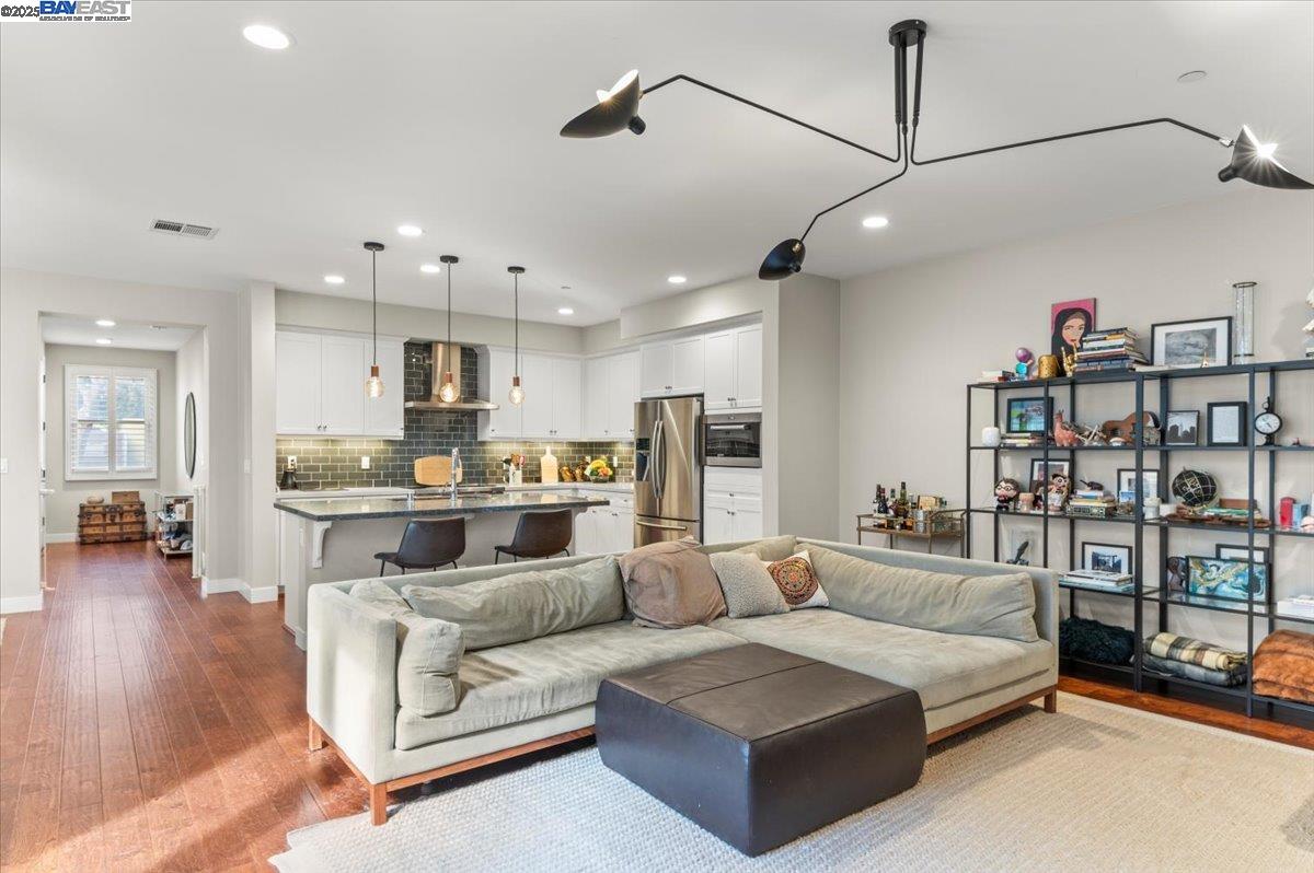 Photo #3: 41084730 Listing 