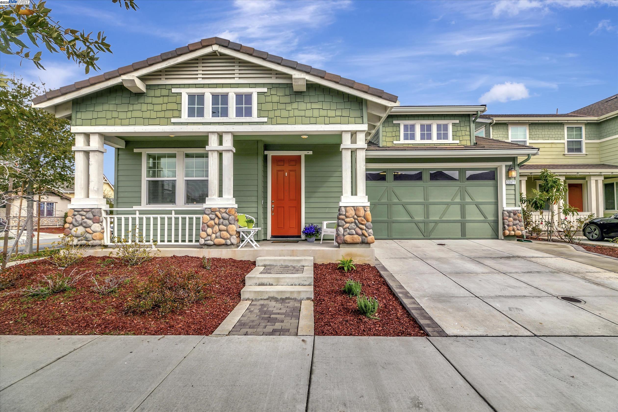 Detail Gallery Image 1 of 1 For 33977 Horseshoe Loop, Fremont,  CA 94555 - 4 Beds | 2/1 Baths