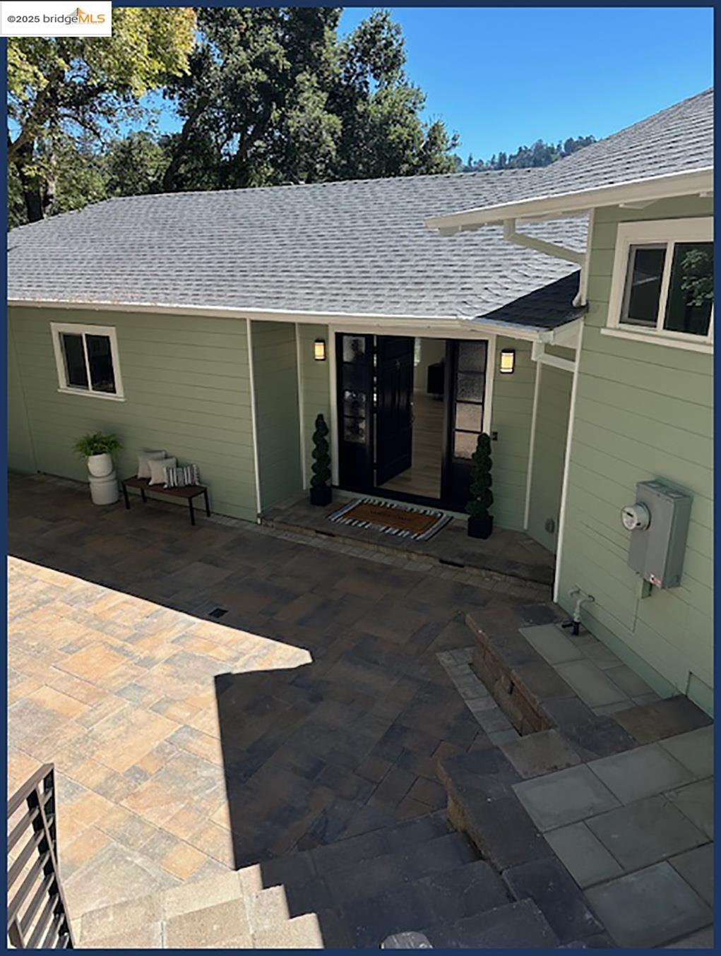 Detail Gallery Image 1 of 1 For 5580 Estates Dr, Oakland,  CA 94618 - 4 Beds | 2 Baths