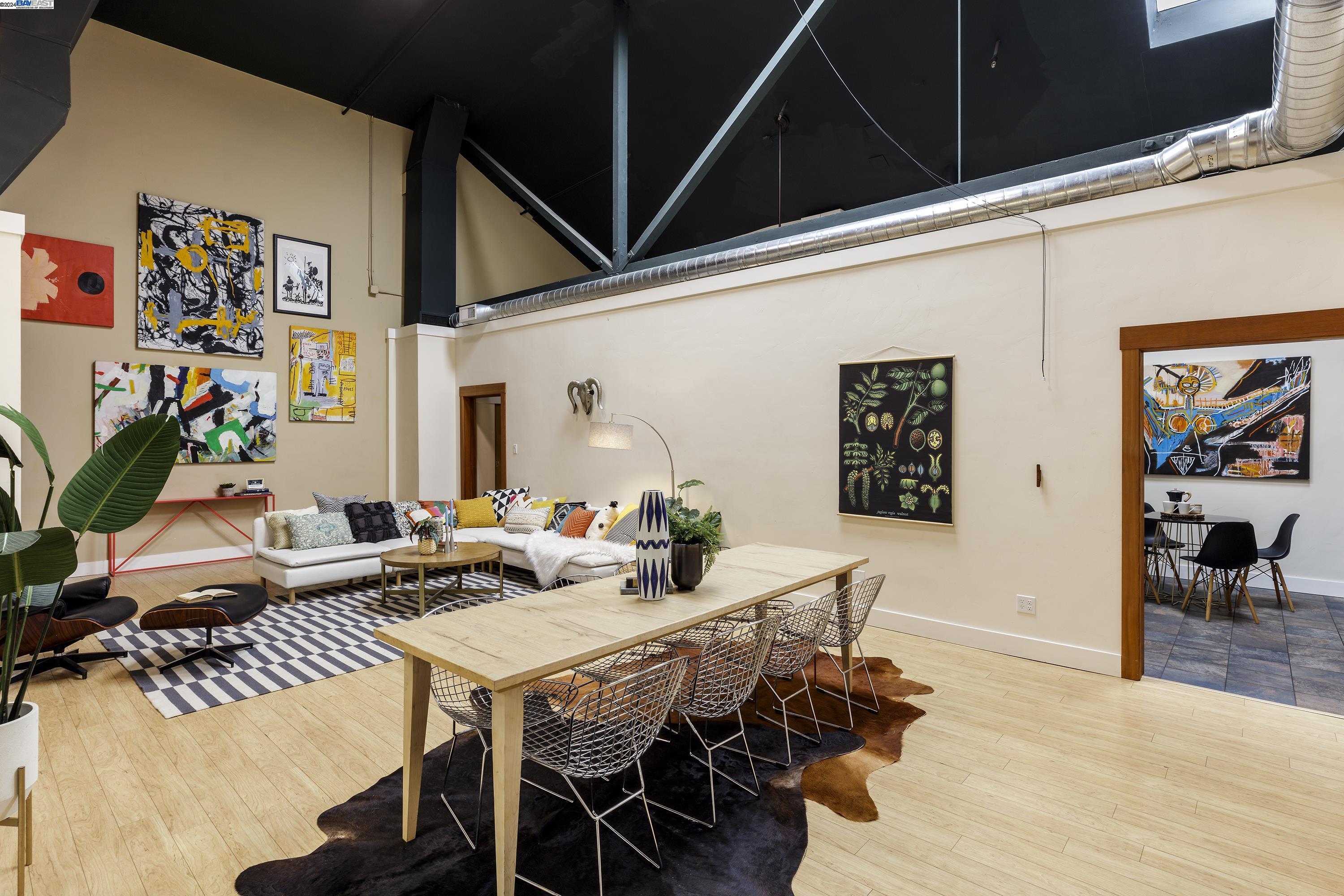 Detail Gallery Image 1 of 1 For 530 E 8th St #203,  Oakland,  CA 94606 - 3 Beds | 1 Baths