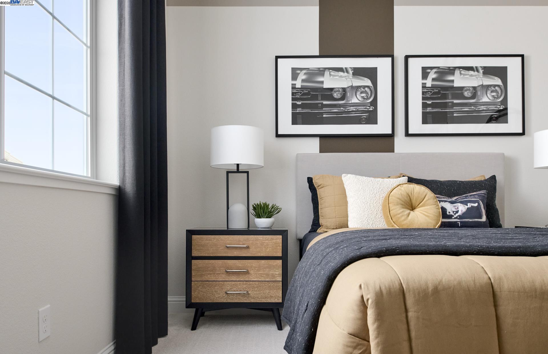Detail Gallery Image 8 of 10 For Orso Grande Street, Manteca,  CA 95337 - 5 Beds | 3/1 Baths