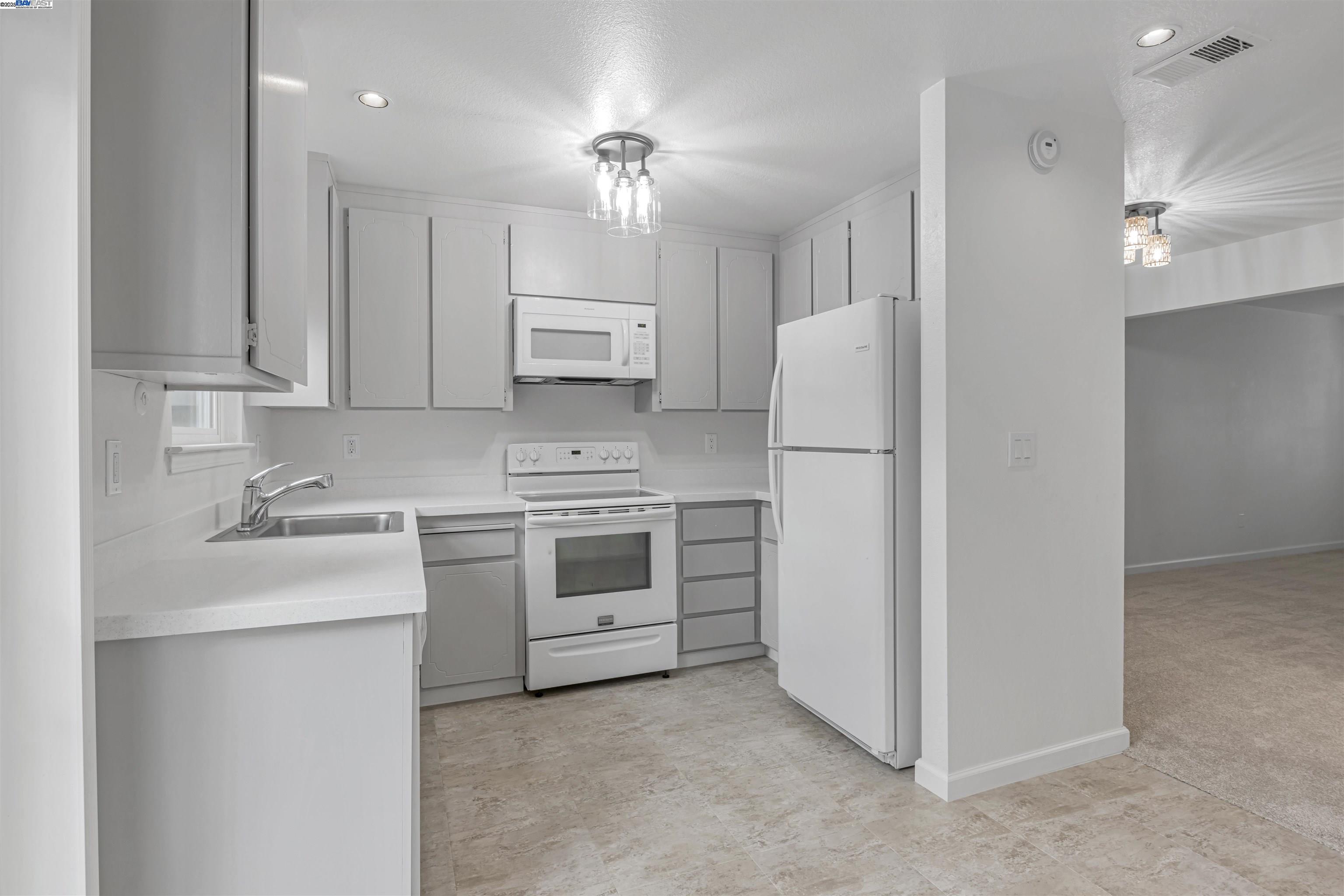 Photo #7: 41084783 Listing: Photo #7