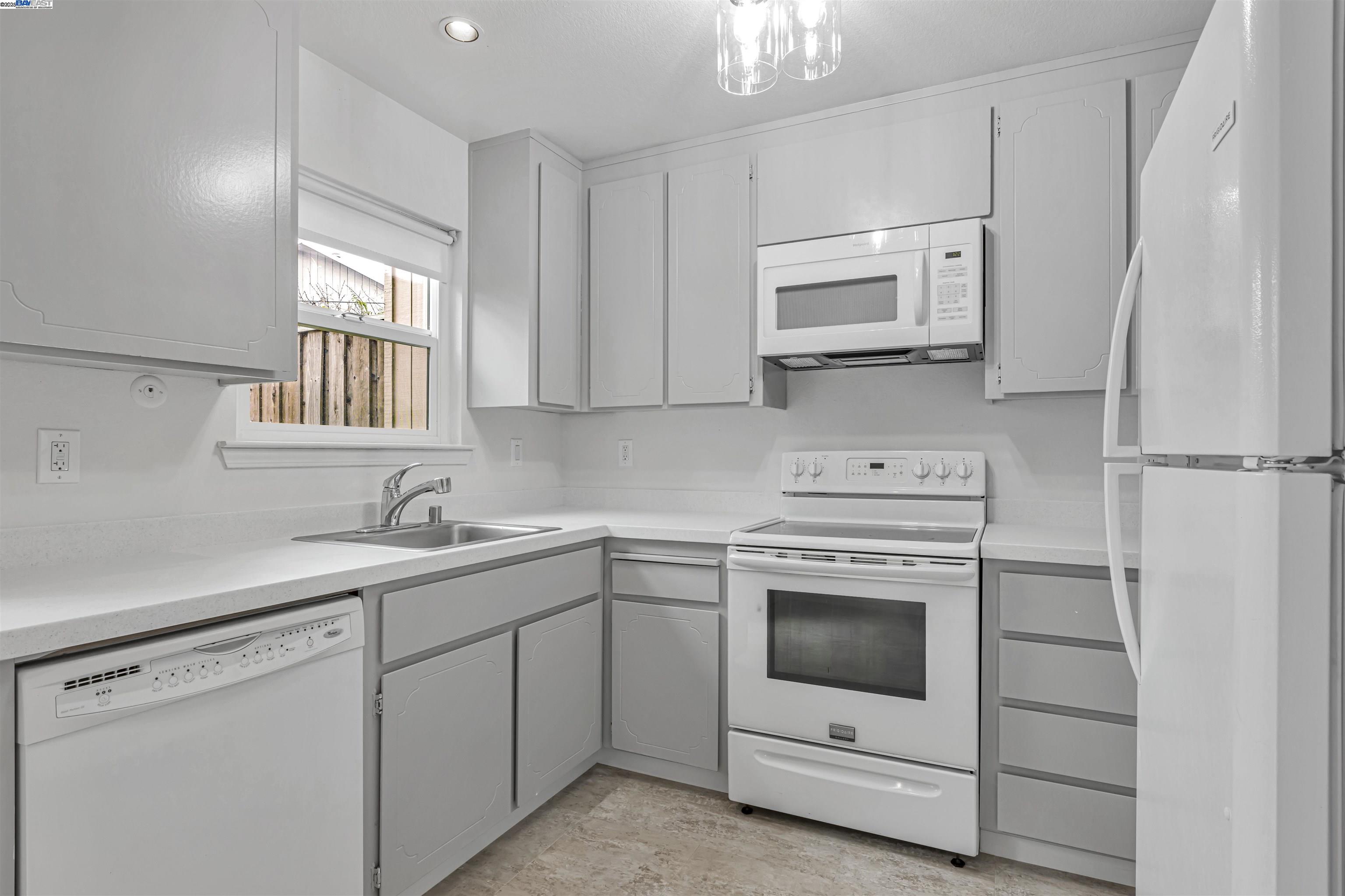 Photo #8: 41084783 Listing: Photo #8