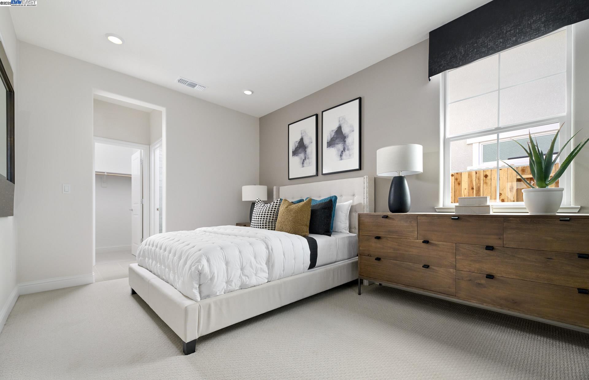 Detail Gallery Image 11 of 12 For Orso Grande Street, Manteca,  CA 95337 - 5 Beds | 3/1 Baths