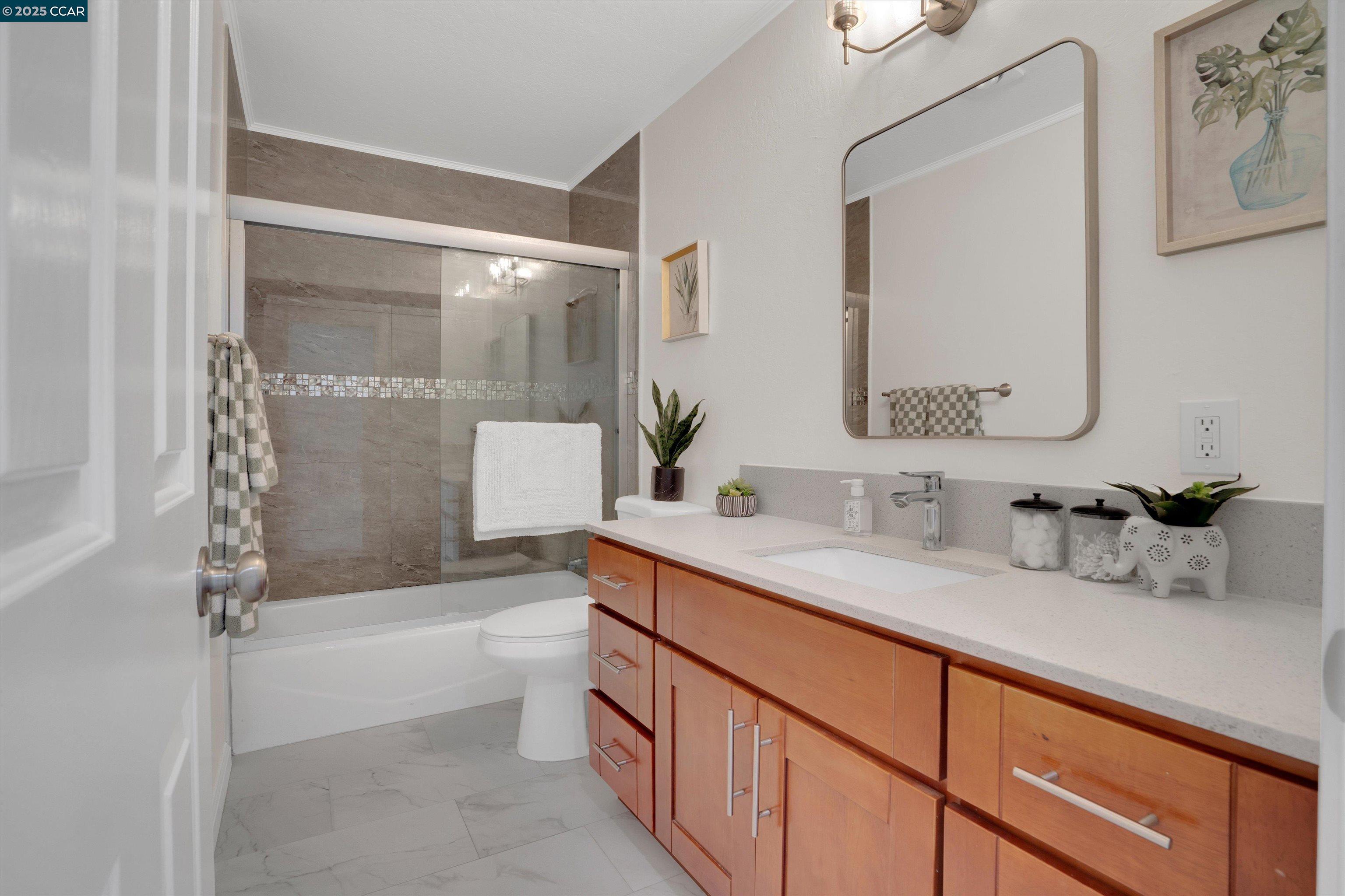 16443 Saratoga St # 302W, San Leandro, California 94578, 2 Bedrooms Bedrooms, ,1 BathroomBathrooms,Residential,For Sale,16443 Saratoga St # 302W,41084795