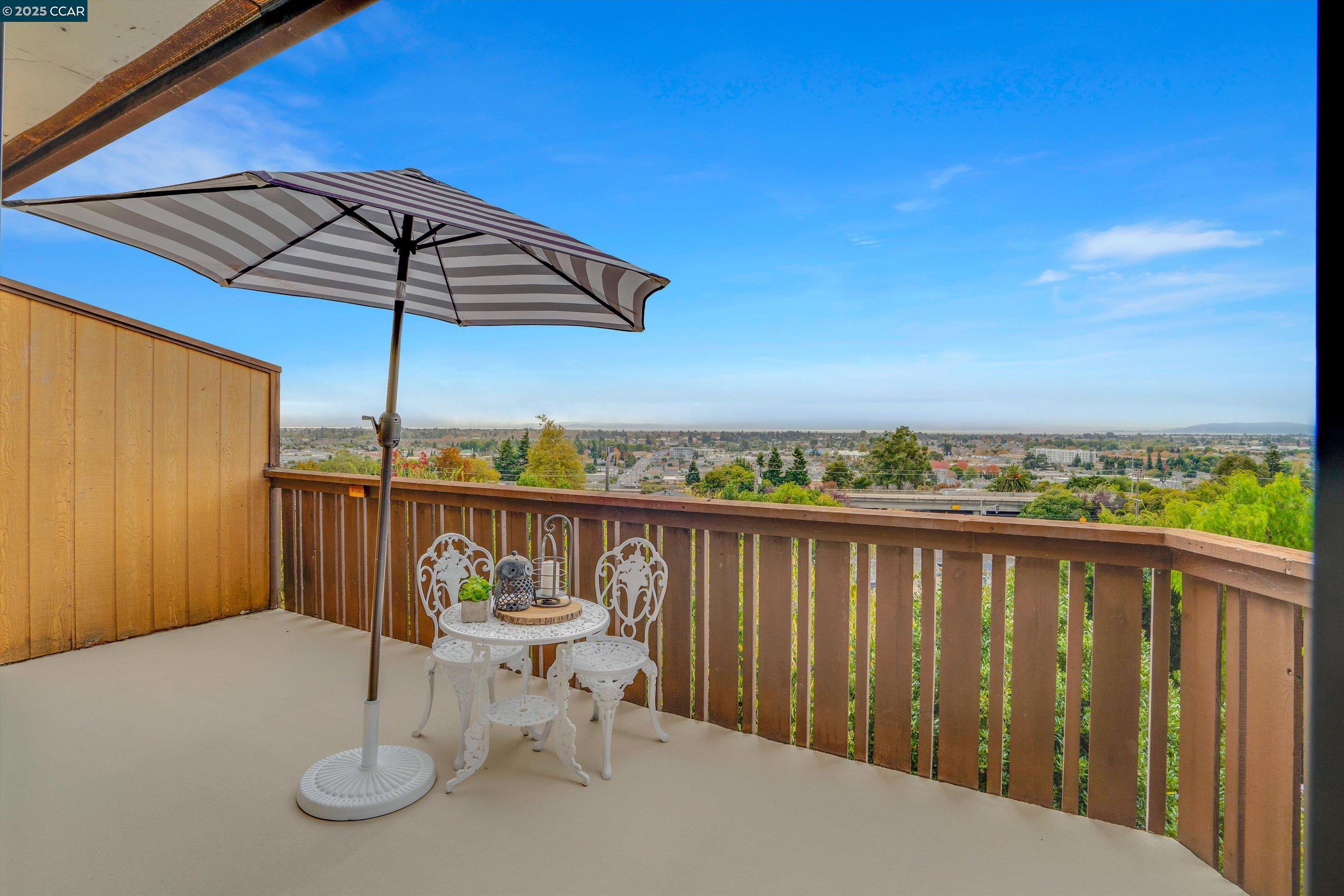 16443 Saratoga St # 302W, San Leandro, California 94578, 2 Bedrooms Bedrooms, ,1 BathroomBathrooms,Residential,For Sale,16443 Saratoga St # 302W,41084795