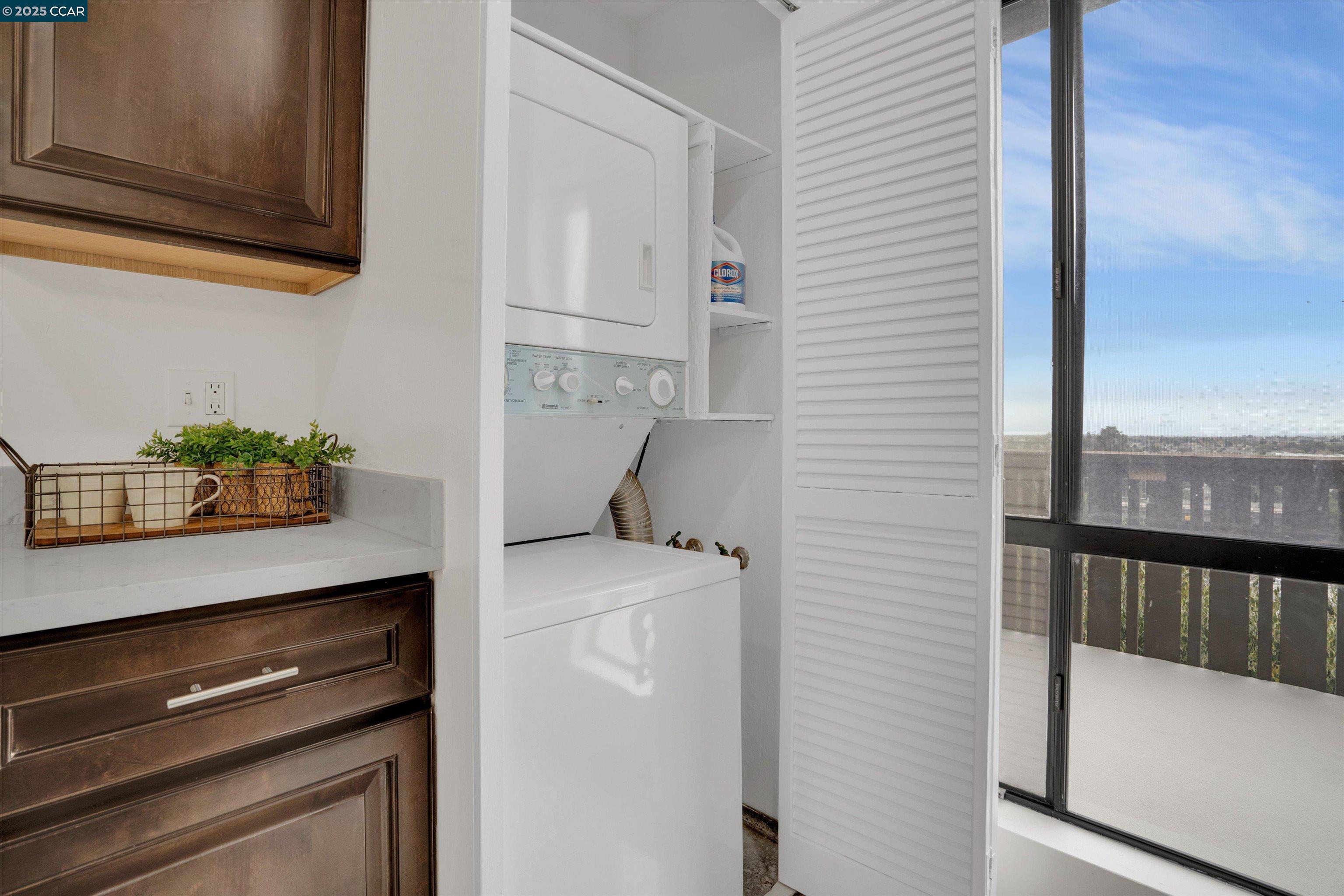 16443 Saratoga St # 302W, San Leandro, California 94578, 2 Bedrooms Bedrooms, ,1 BathroomBathrooms,Residential,For Sale,16443 Saratoga St # 302W,41084795