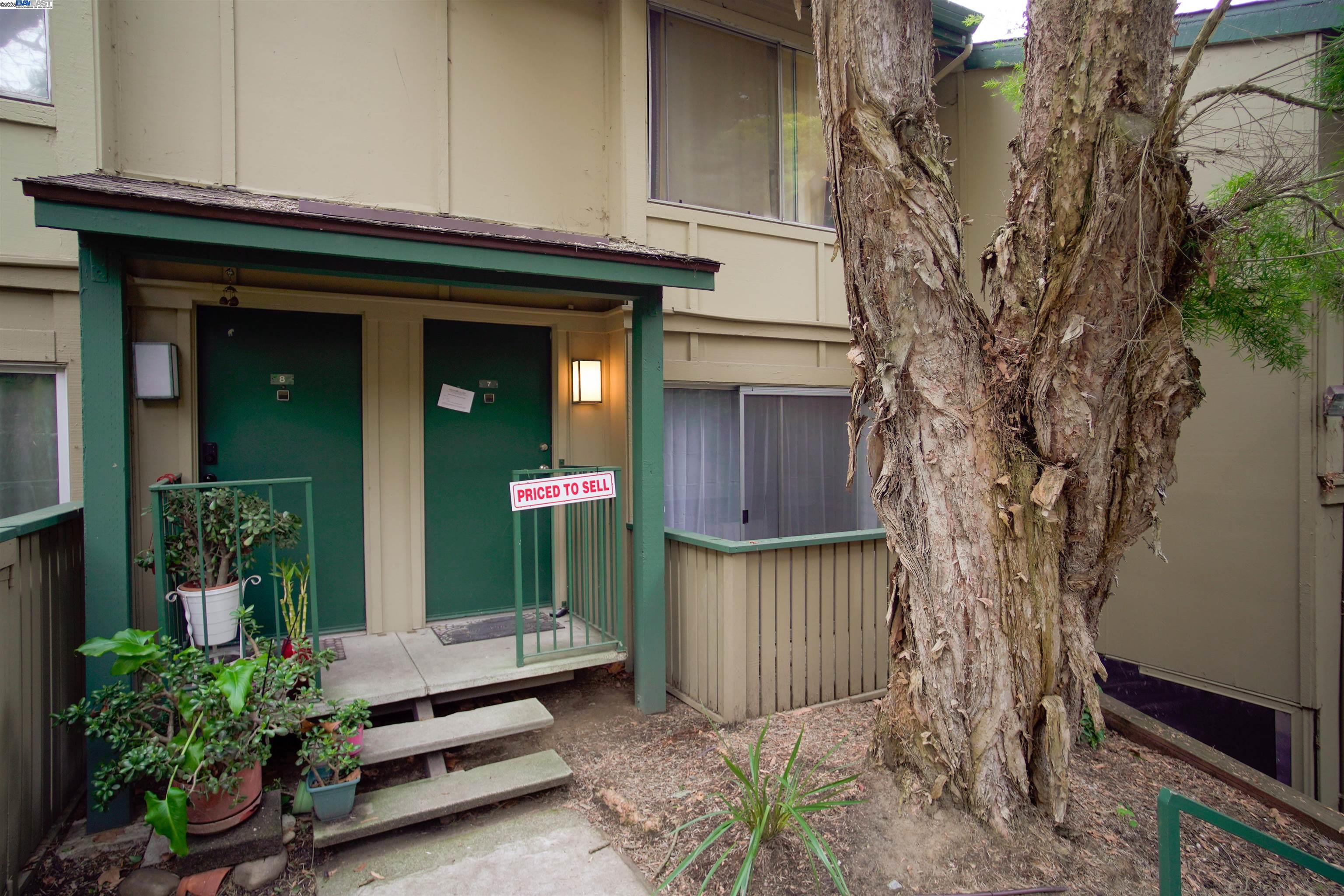 Detail Gallery Image 1 of 1 For 372 Imperial Way #7,  Daly City,  CA 94015 - 1 Beds | 1 Baths