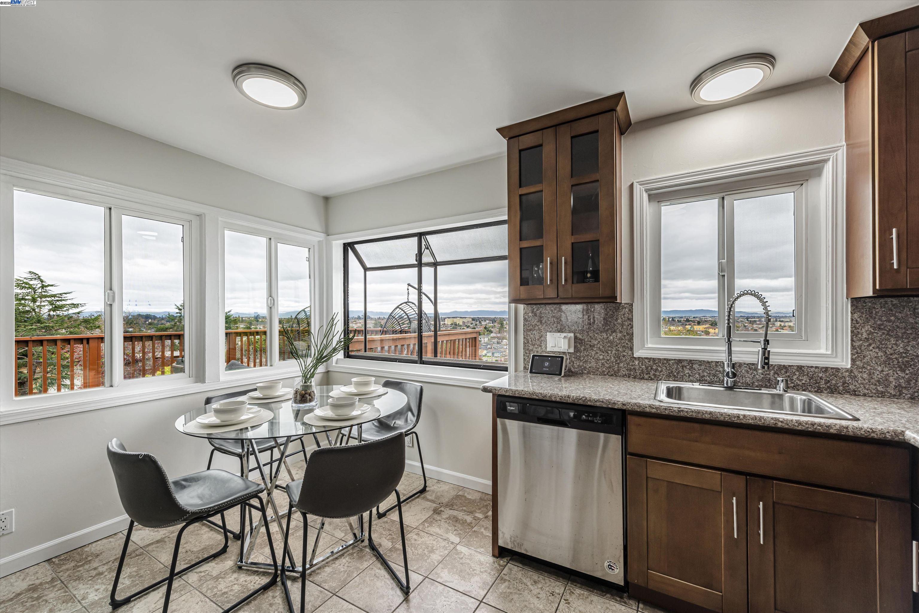 Detail Gallery Image 7 of 35 For 9883 Lawlor St, Oakland,  CA 94605 - 4 Beds | 2 Baths