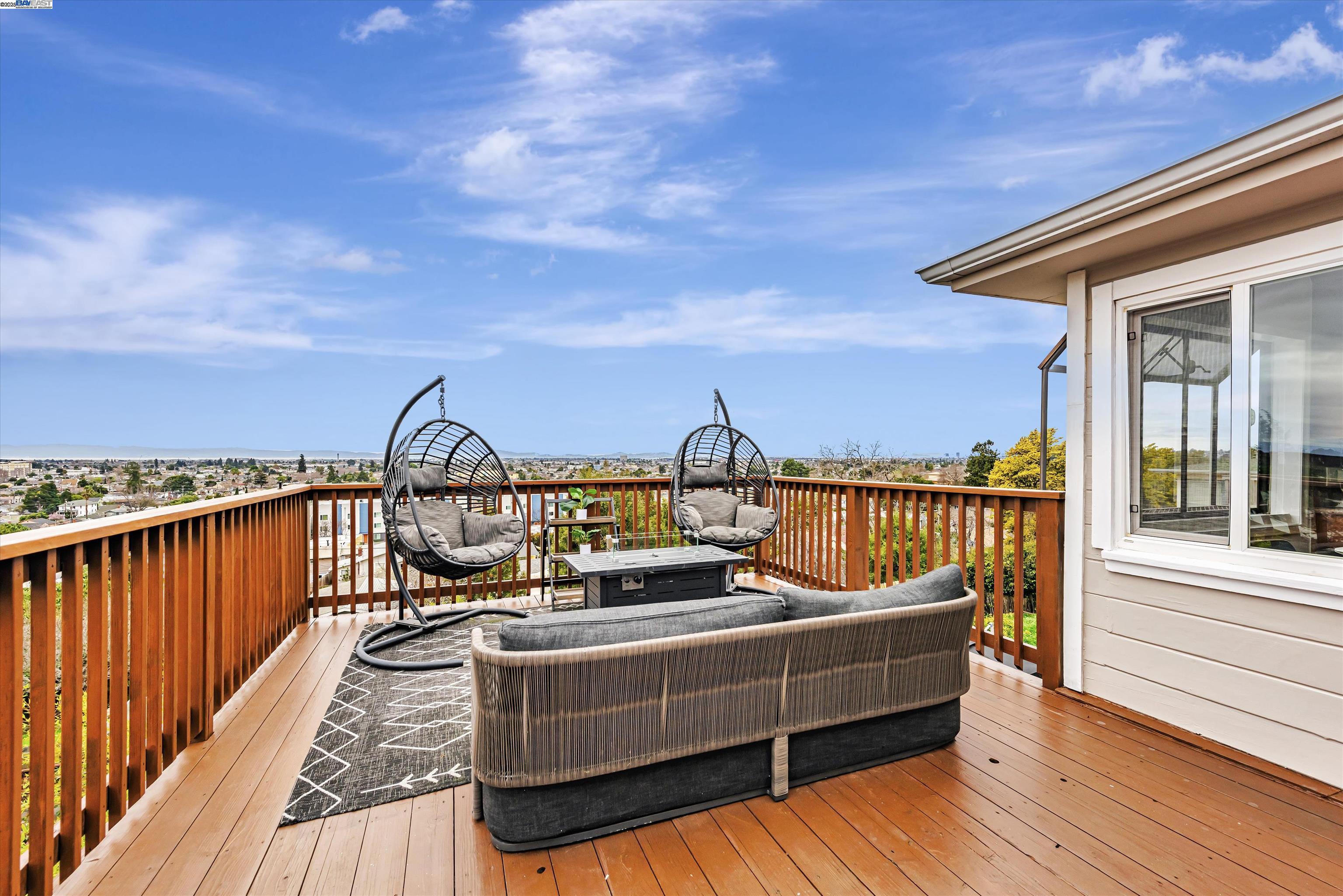 Detail Gallery Image 8 of 35 For 9883 Lawlor St, Oakland,  CA 94605 - 4 Beds | 2 Baths