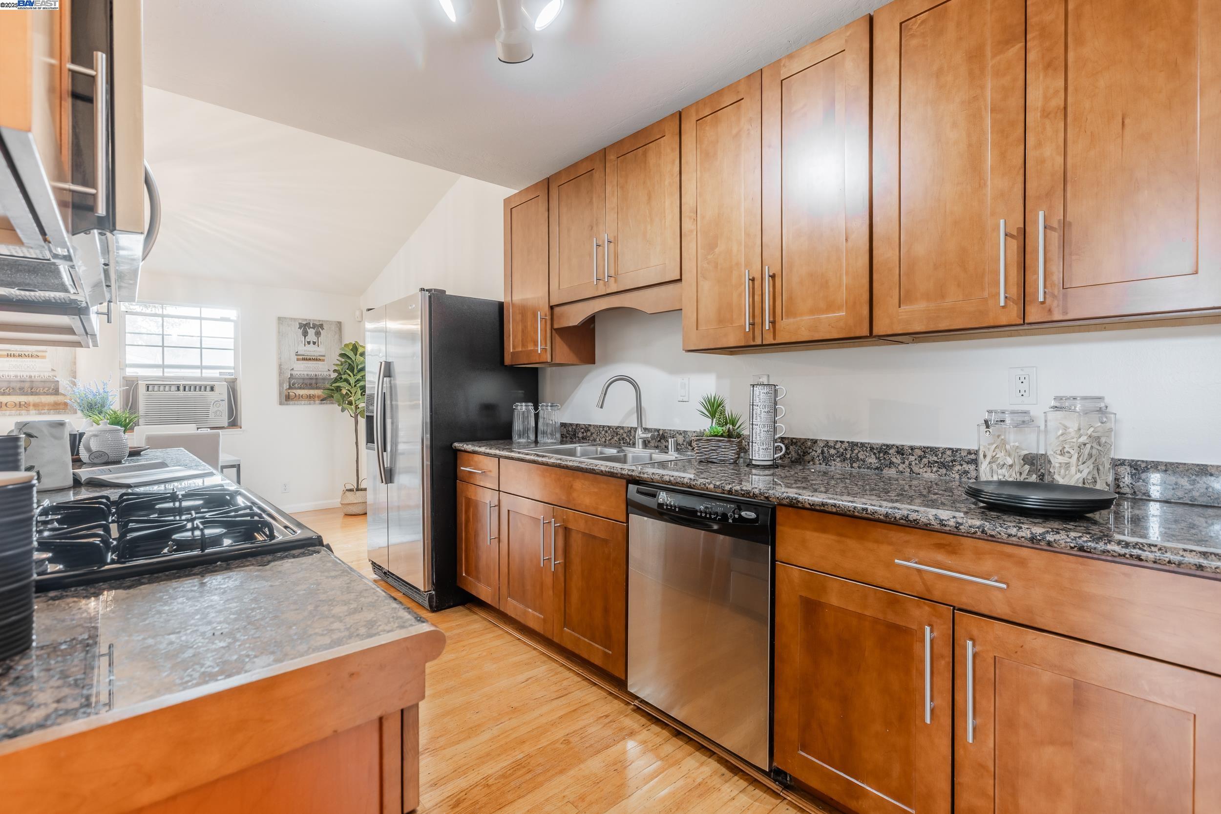 Detail Gallery Image 14 of 22 For 842 S Blaney Ave, Cupertino,  CA 95014 - 3 Beds | 2 Baths