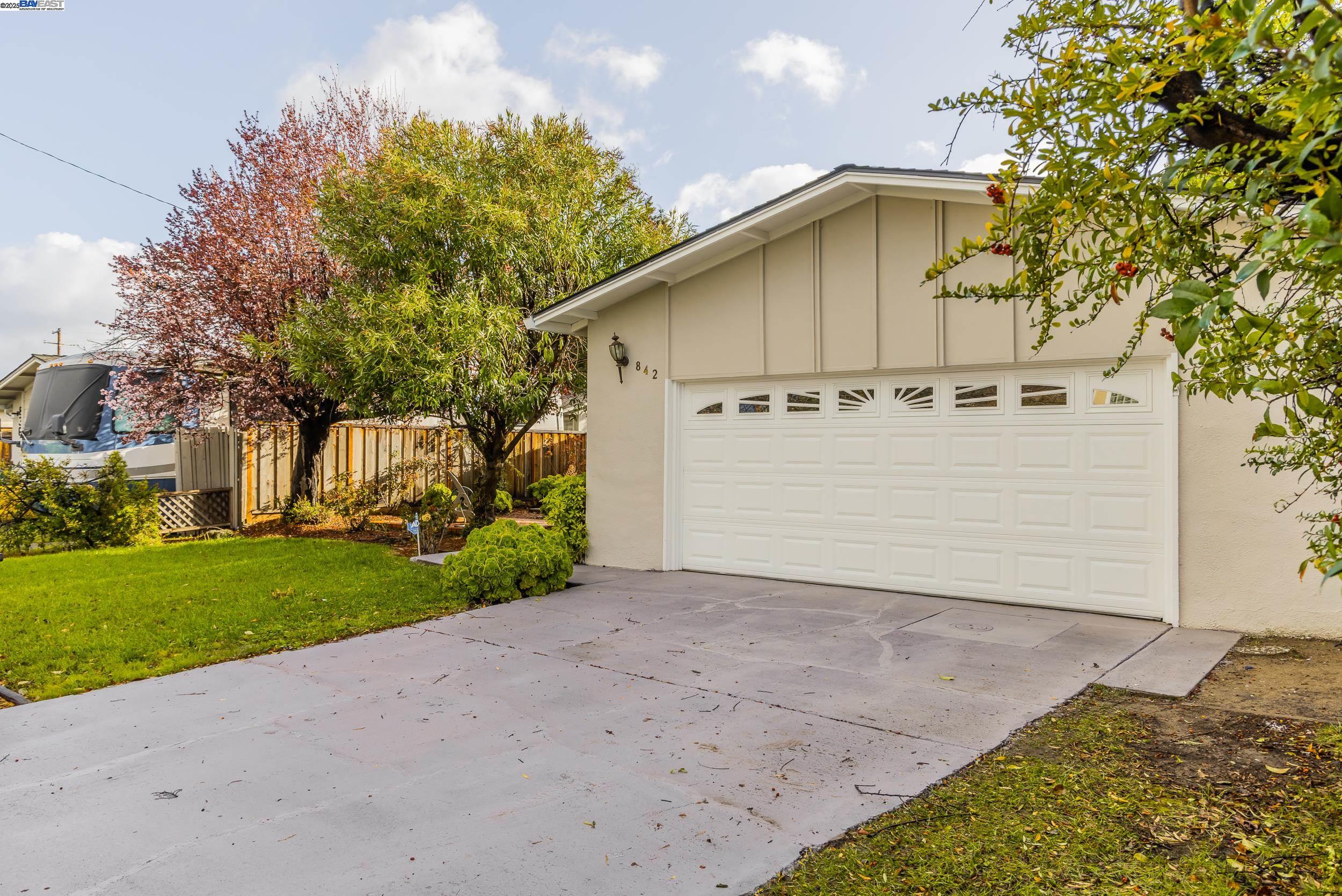 Detail Gallery Image 5 of 22 For 842 S Blaney Ave, Cupertino,  CA 95014 - 3 Beds | 2 Baths