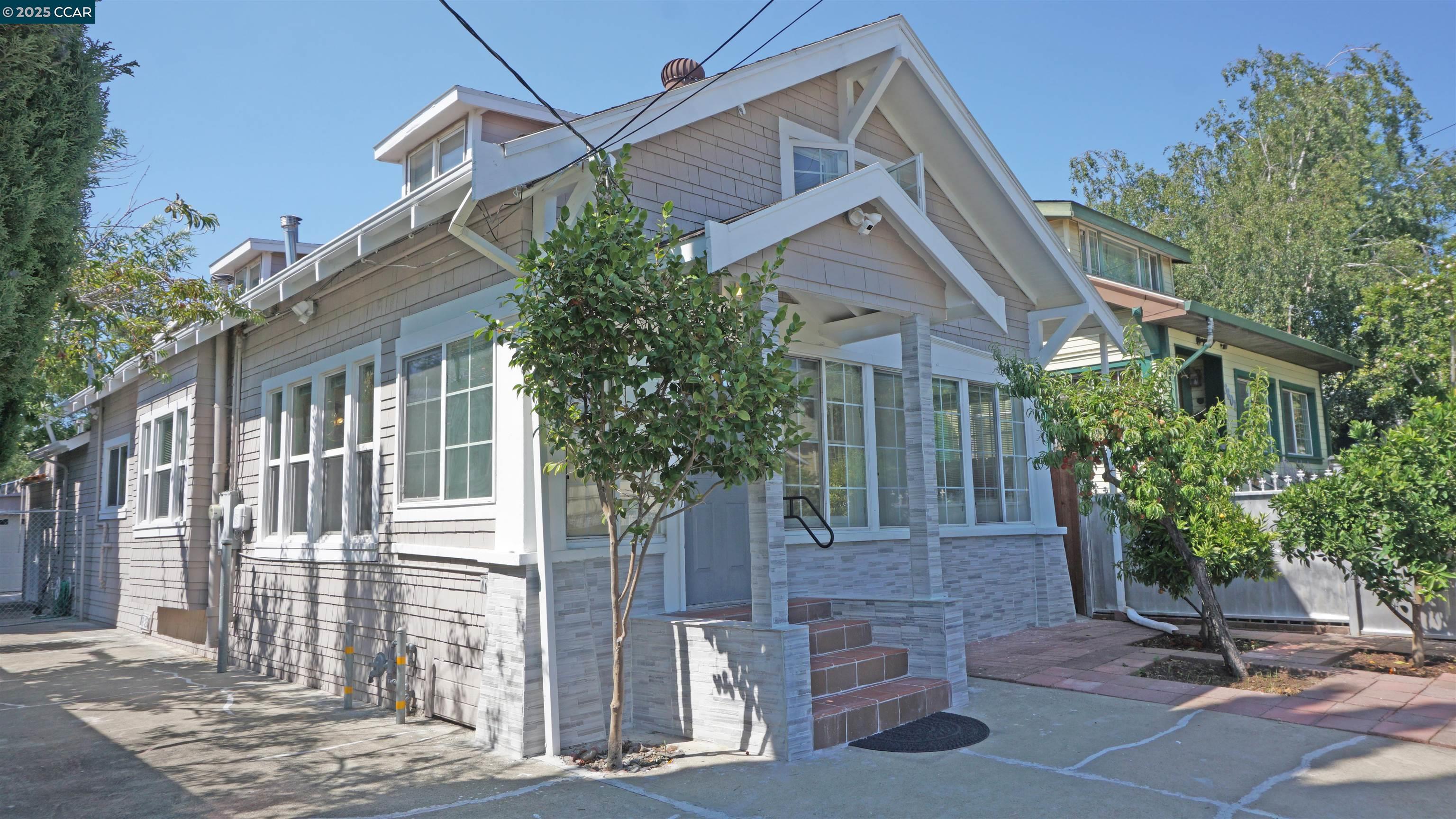 Detail Gallery Image 1 of 1 For 3801 Magee Ave, Oakland,  CA 94619 - 2 Beds | 1 Baths