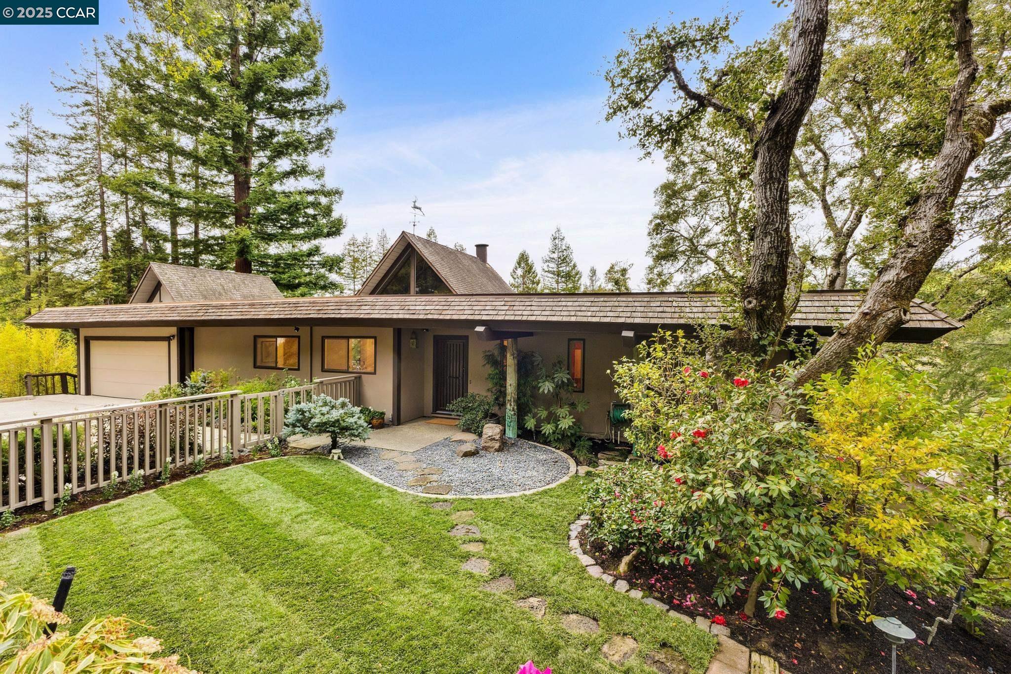 Detail Gallery Image 1 of 1 For 21 via Callados, Orinda,  CA 94563 - 5 Beds | 2/1 Baths