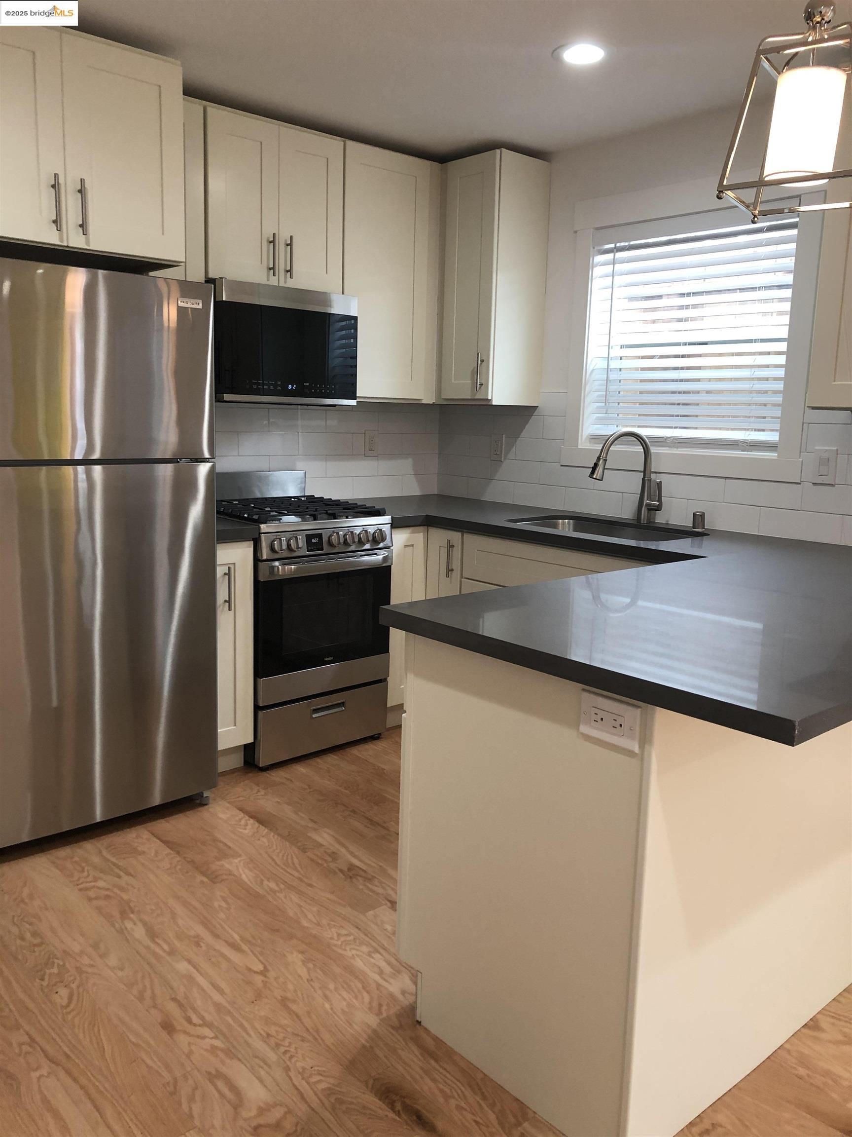 Detail Gallery Image 21 of 38 For 1628 Tyler St, Berkeley,  CA 94703 - – Beds | – Baths