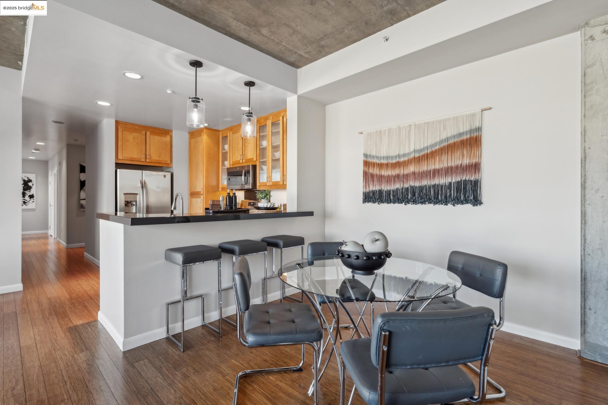 428 Alice St 422