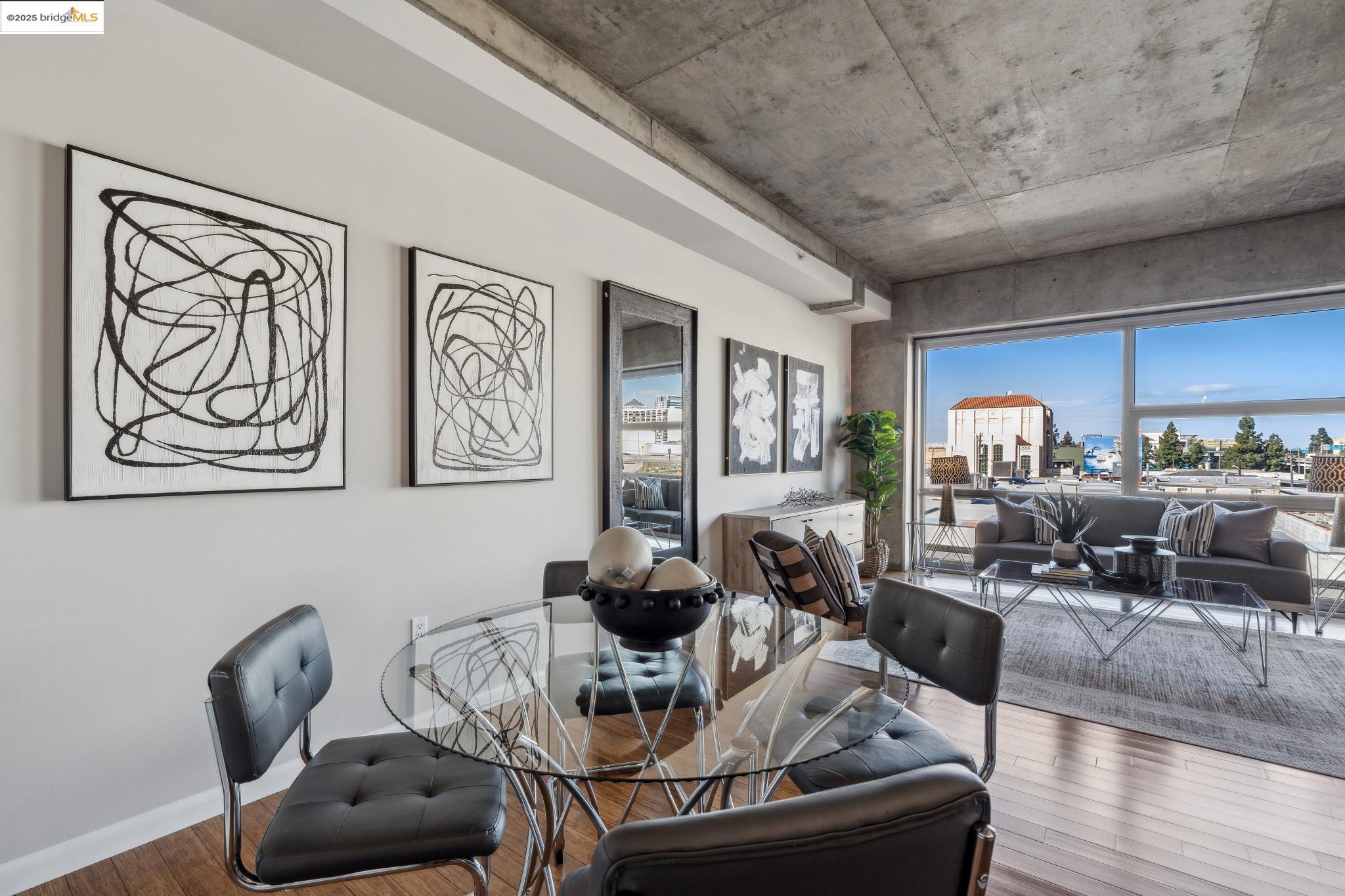 428 Alice St 422