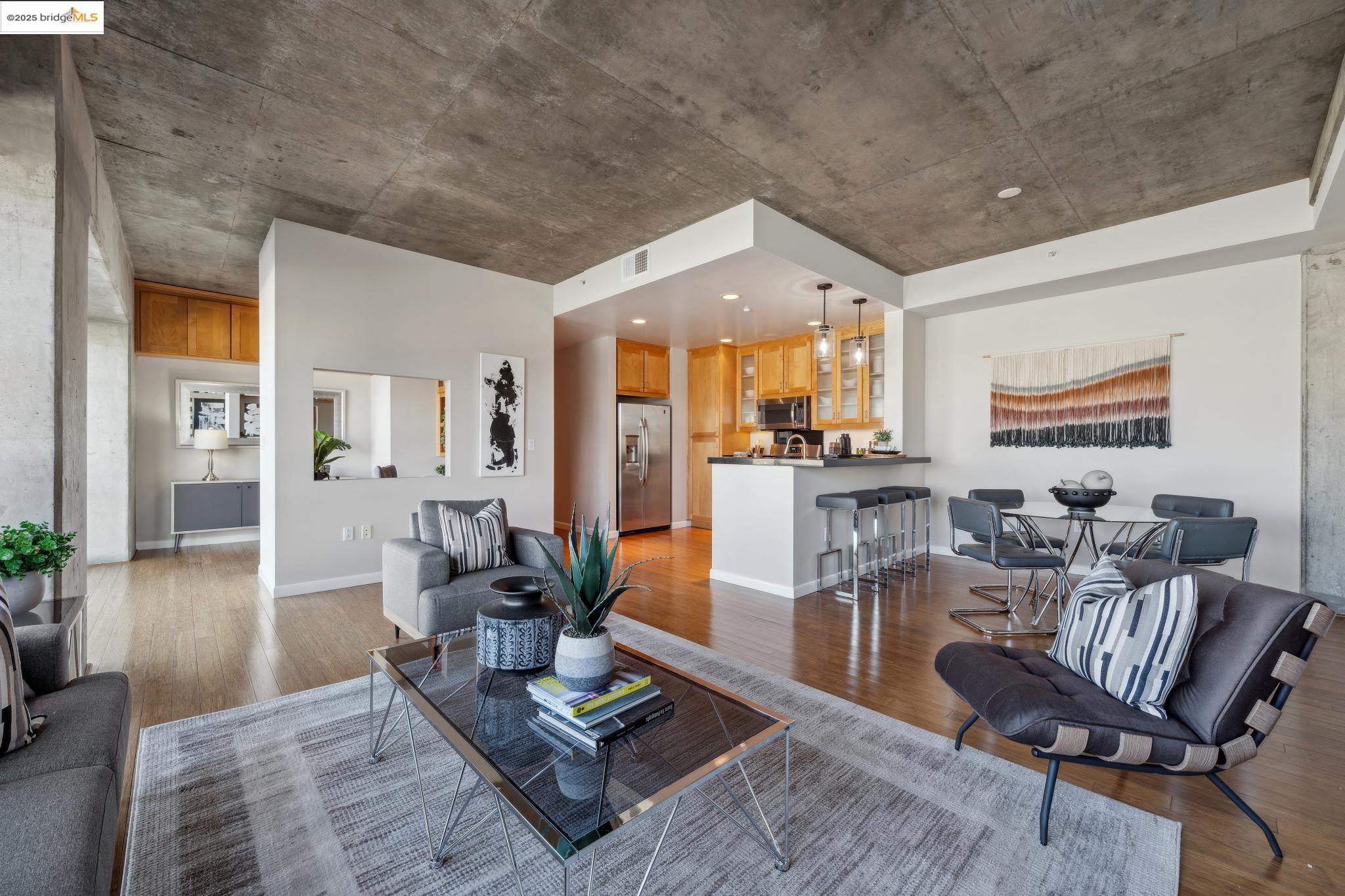 428 Alice St 422