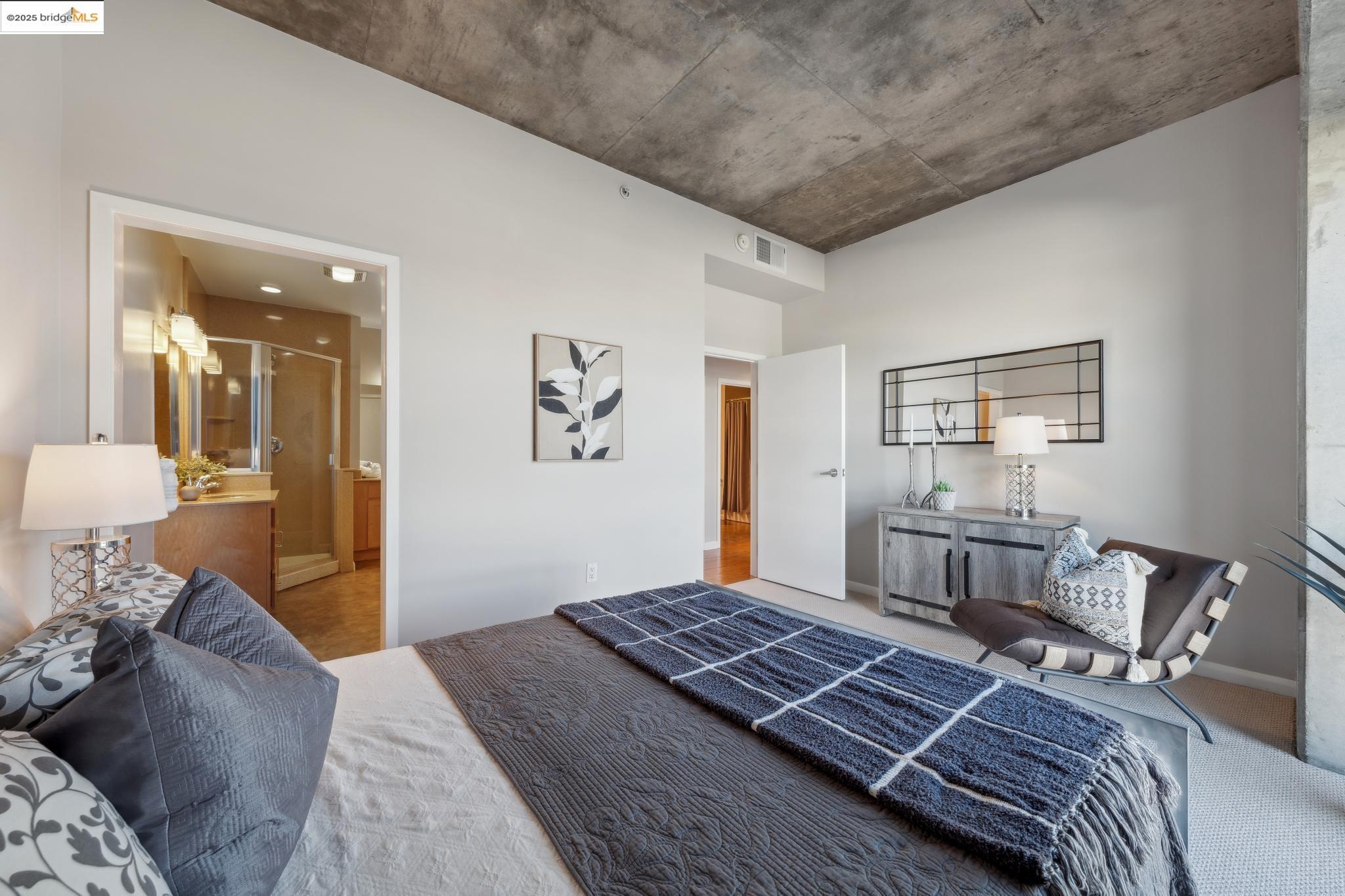 428 Alice St 422