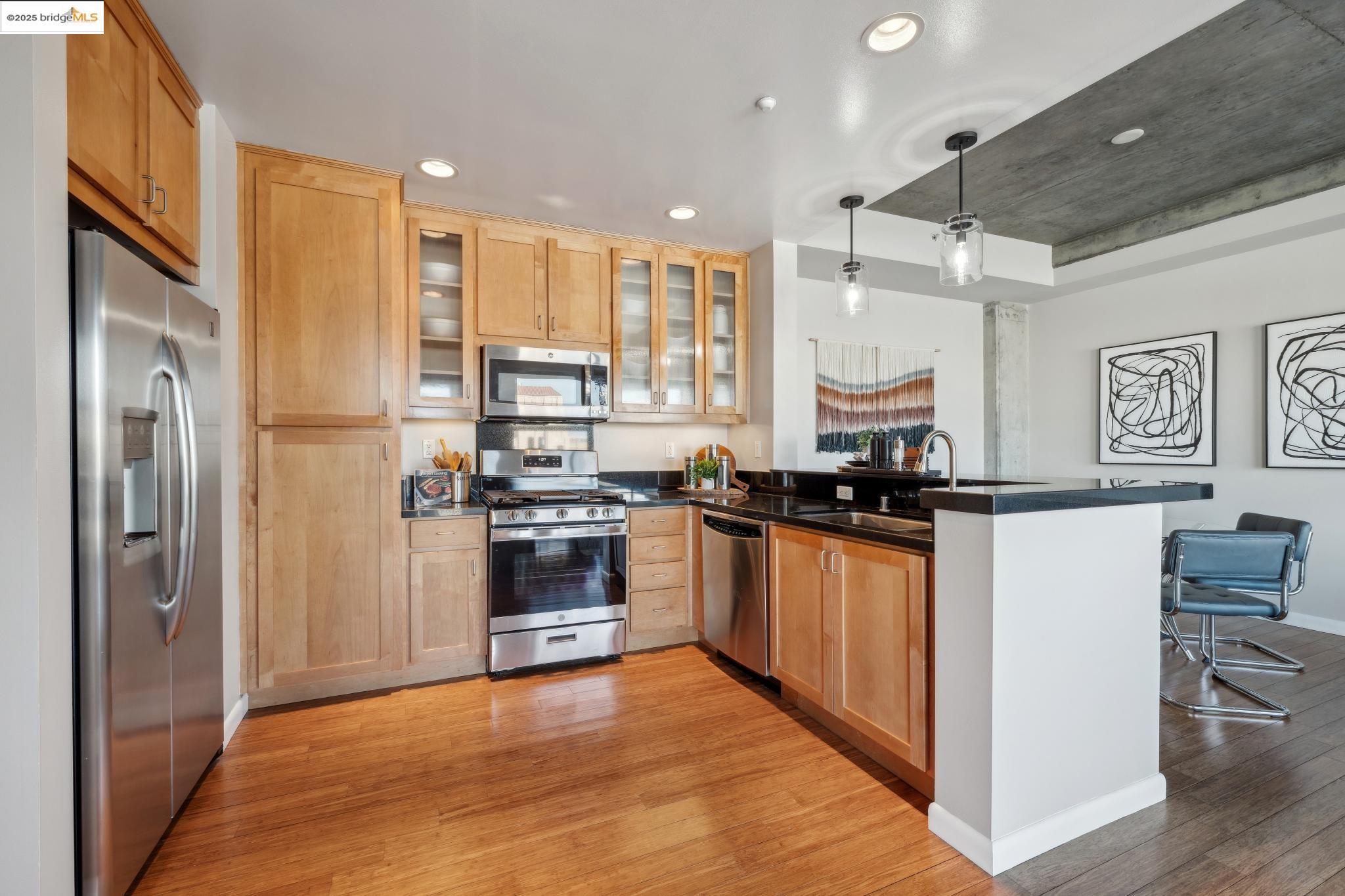 428 Alice St 422