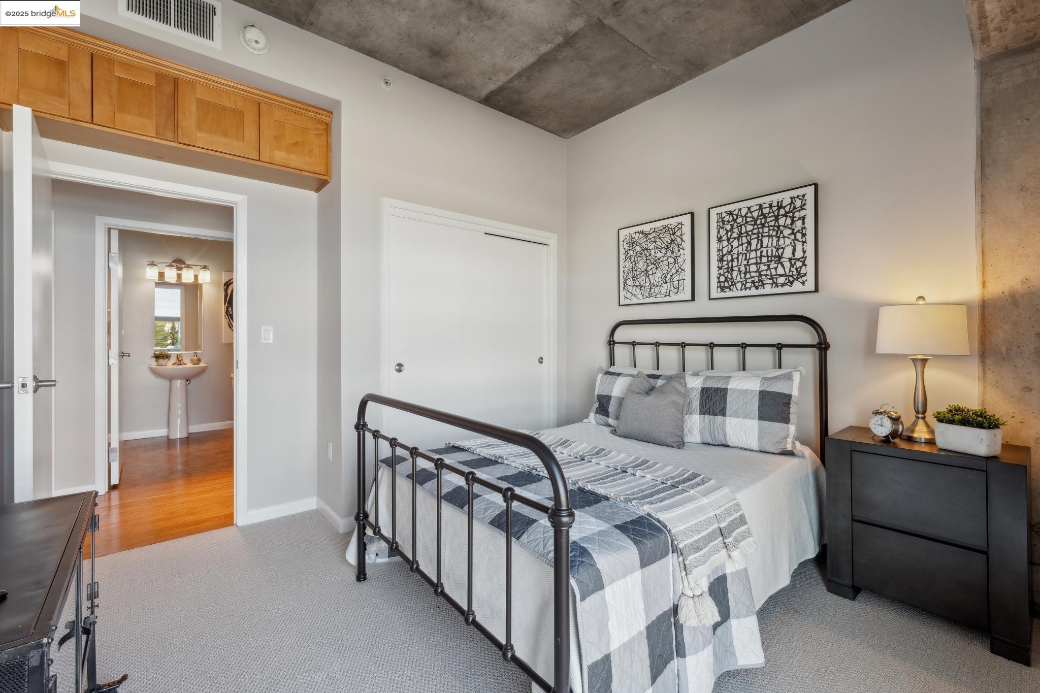 428 Alice St 422