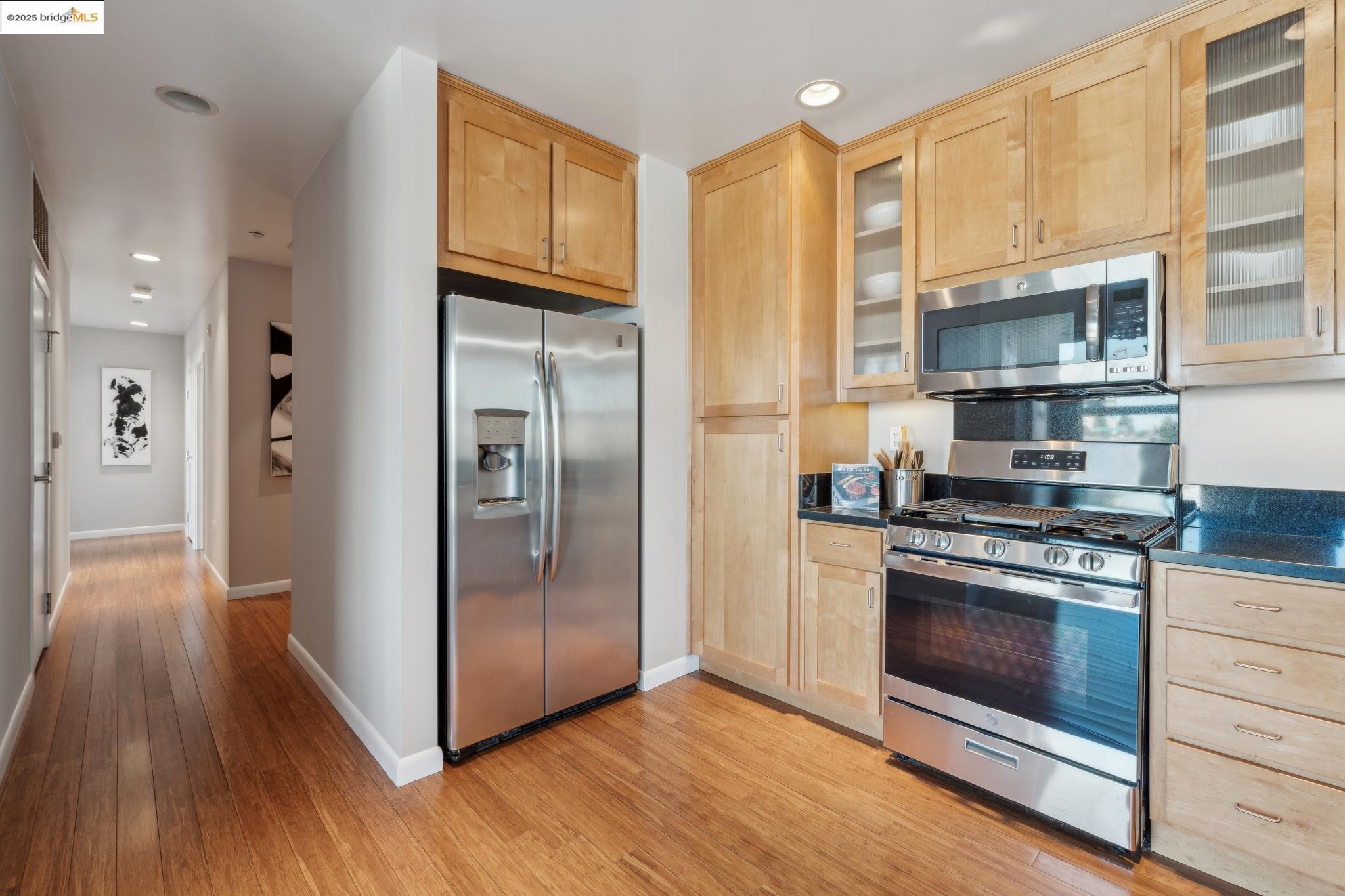 428 Alice St 422