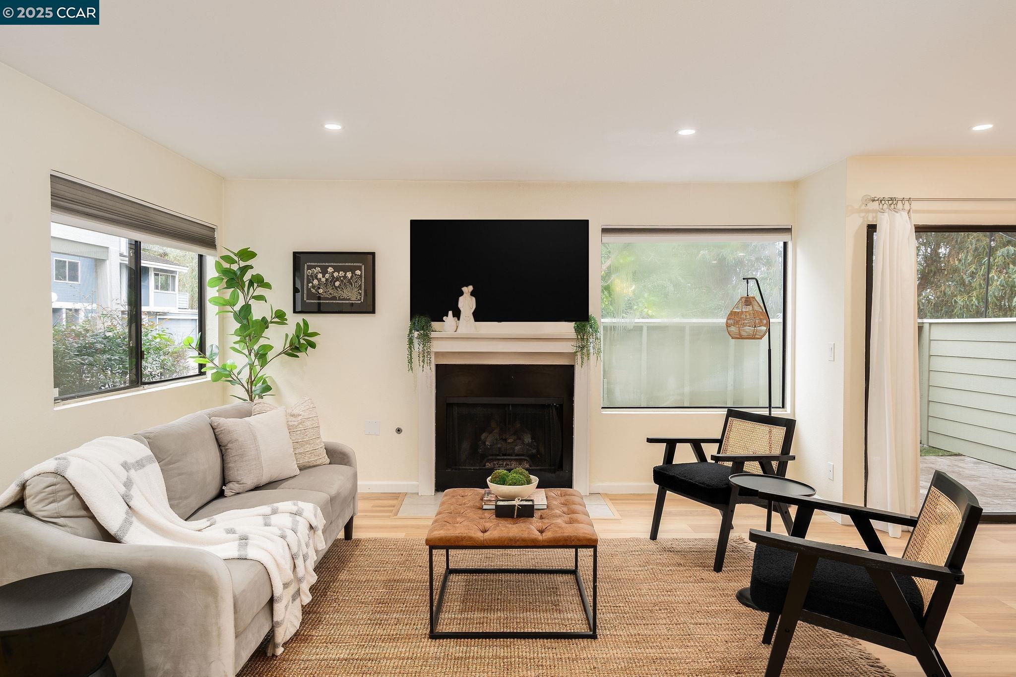 Photo #2: 41084875 Listing 