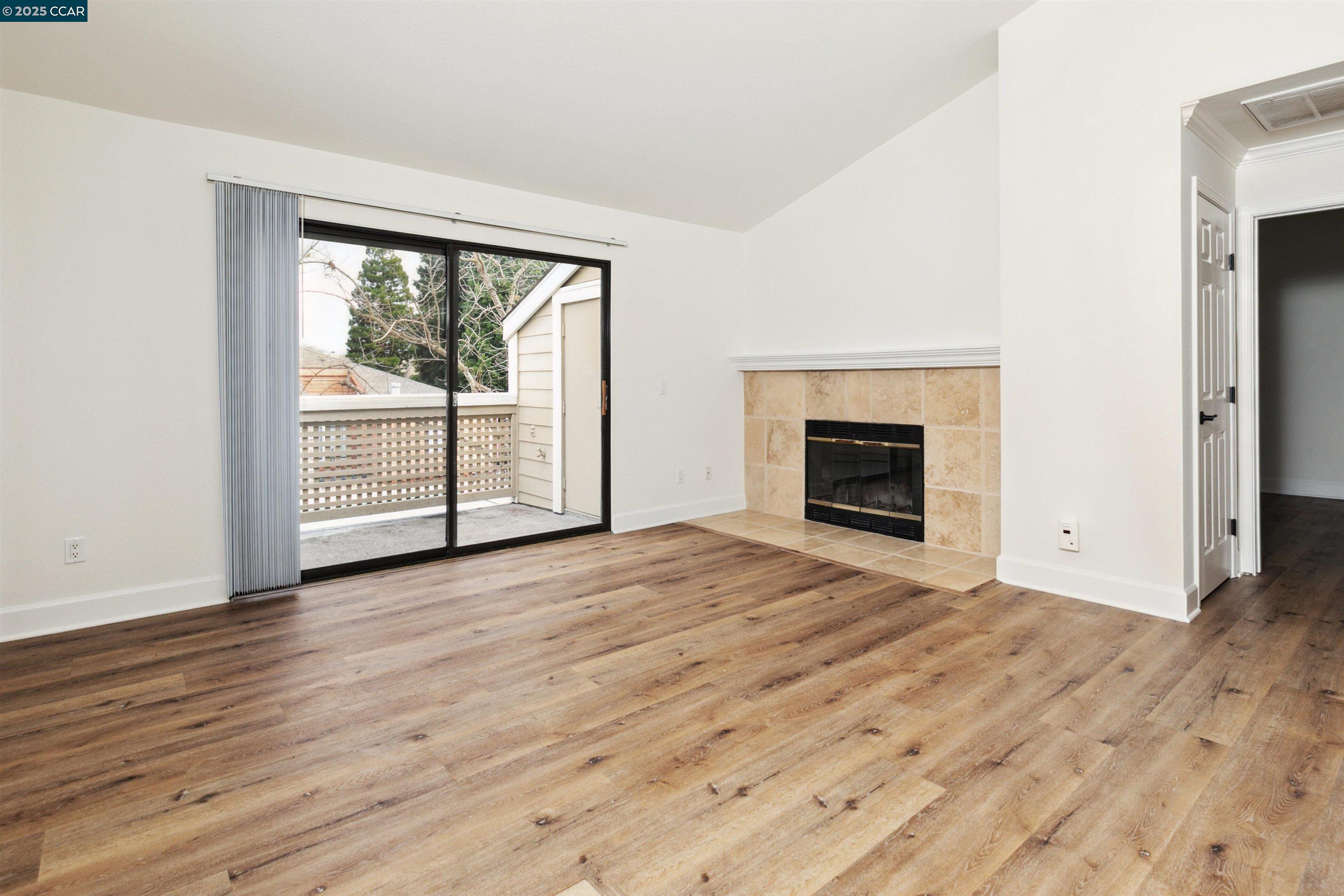 More Details about MLS # 41084877 : 345 EASTRIDGE DR