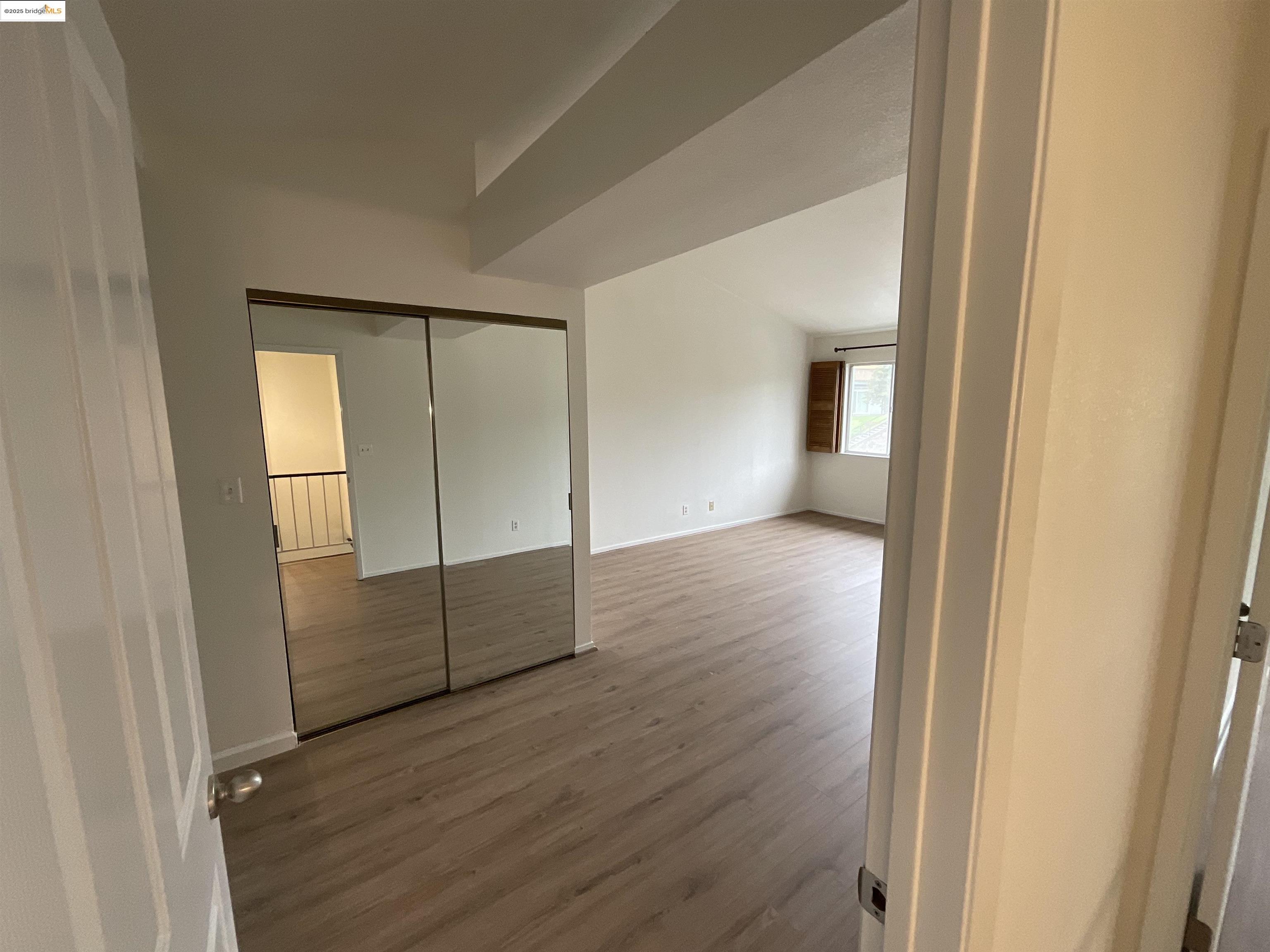 Detail Gallery Image 7 of 16 For 131 Pelican Loop, Pittsburg,  CA 94565 - 4 Beds | 2/1 Baths