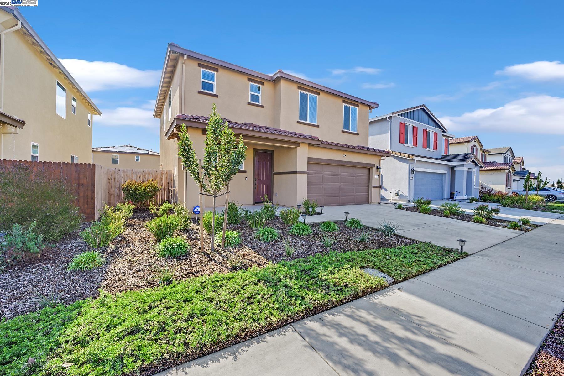 Detail Gallery Image 4 of 22 For 3102 Feather Rd, Manteca,  CA 95377 - 3 Beds | 2/1 Baths