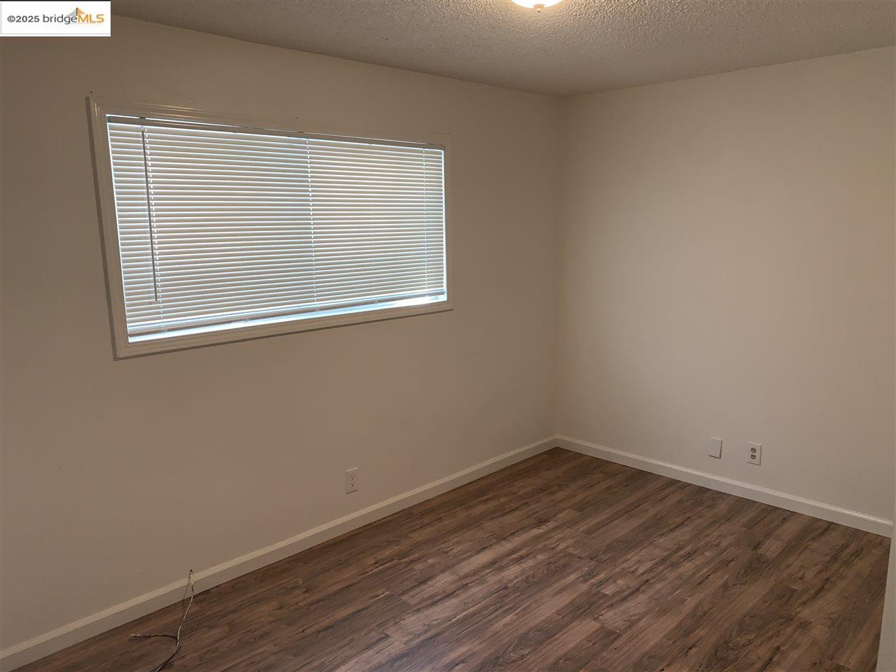 Detail Gallery Image 4 of 11 For 124 W 8th St #B,  Tracy,  CA 95376 - 2 Beds | 1 Baths