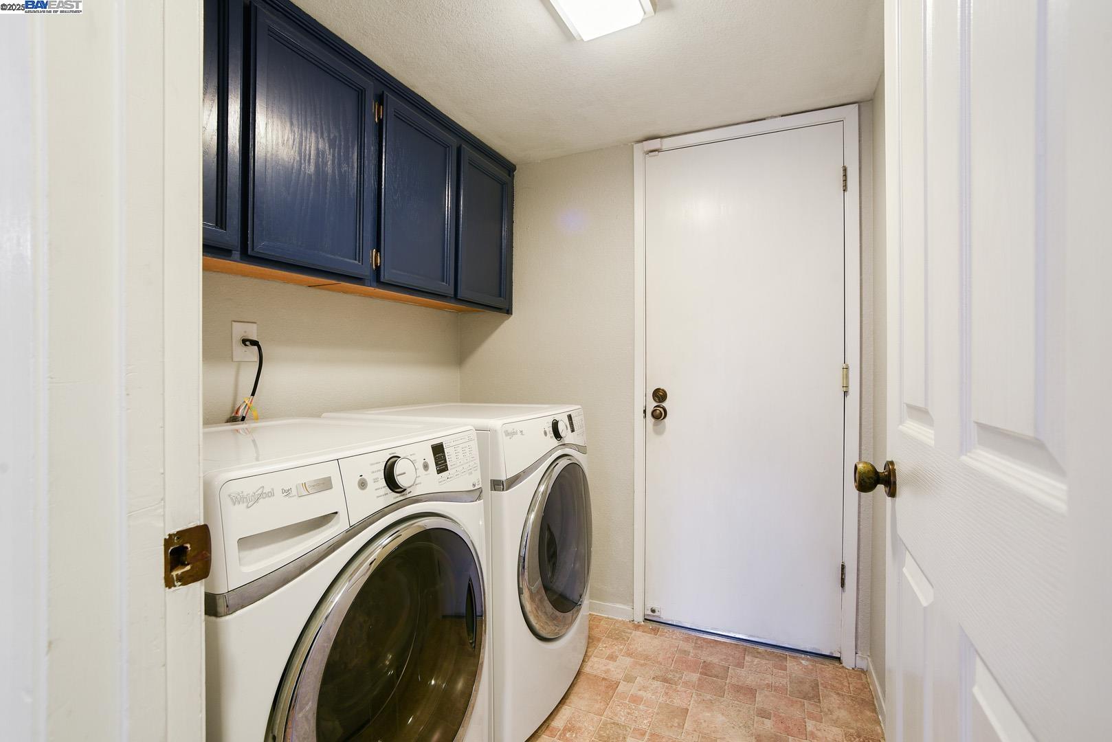 Detail Gallery Image 11 of 19 For 211 Pelican Loop, Pittsburg,  CA 94565 - 3 Beds | 2/1 Baths