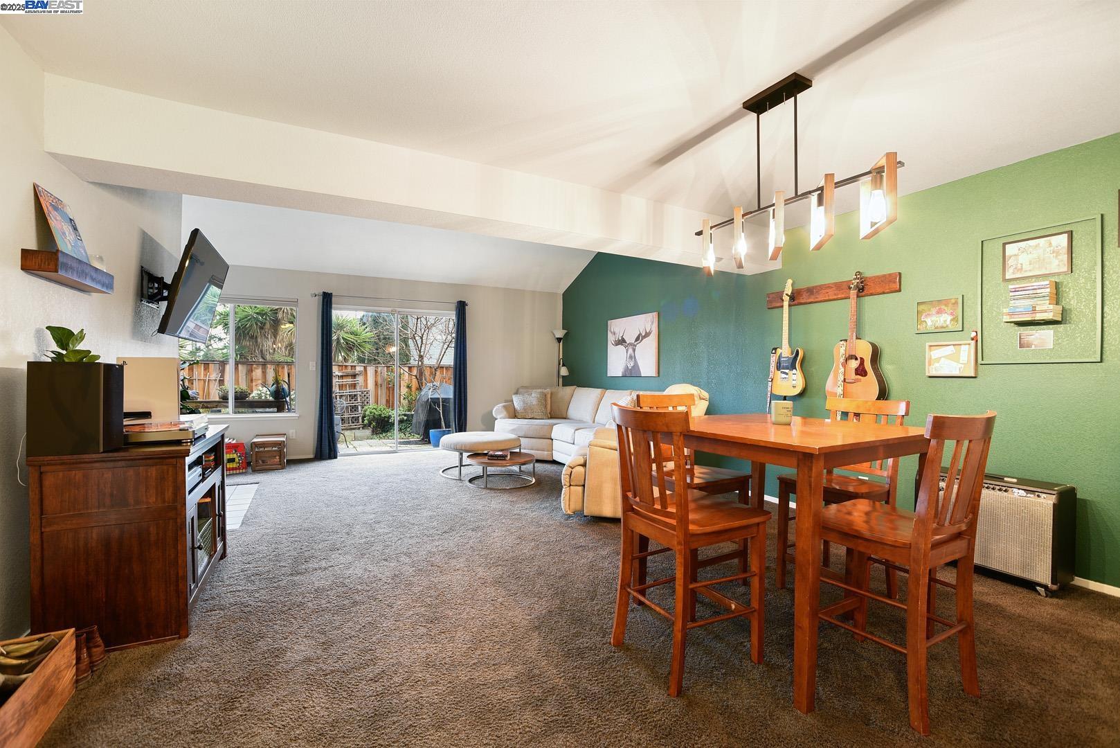 Detail Gallery Image 13 of 19 For 211 Pelican Loop, Pittsburg,  CA 94565 - 3 Beds | 2/1 Baths